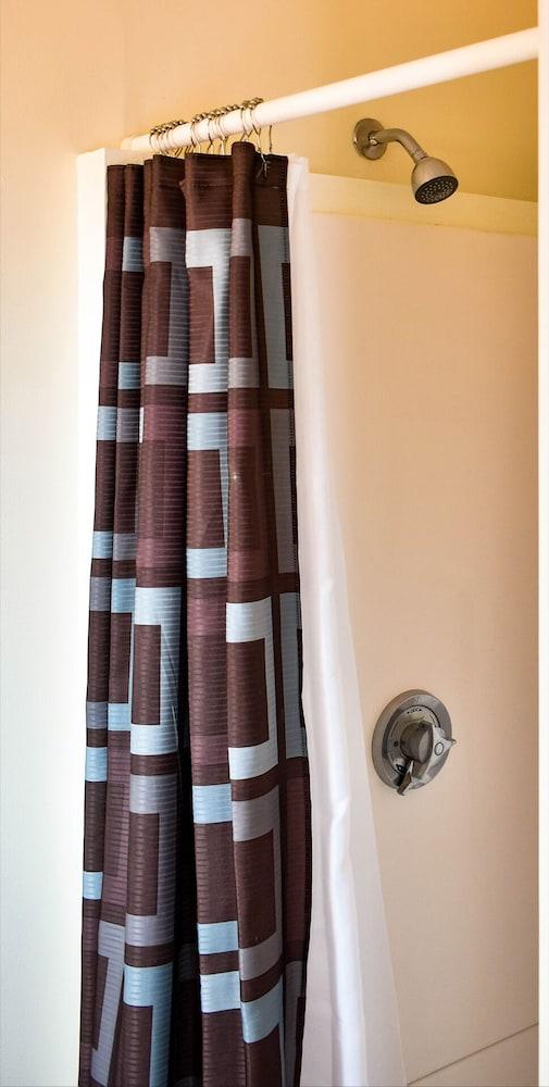 The Whitetail and Suites photo 35