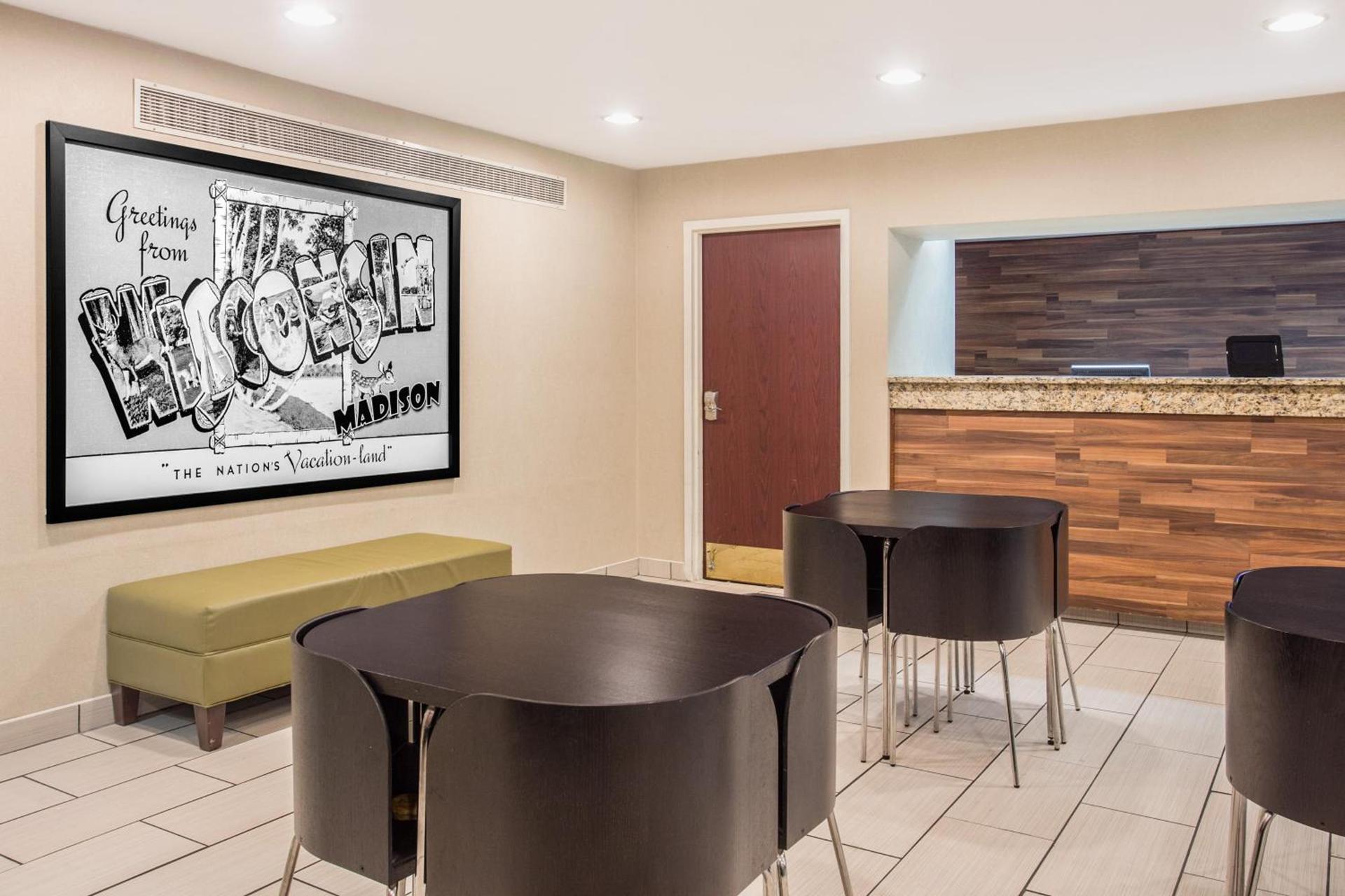 Super 8 by Wyndham Madison East photo 36