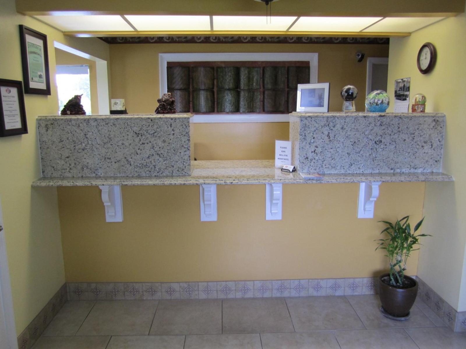 Western Inn & Suites photo 5