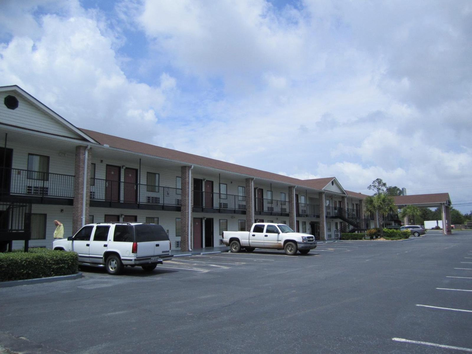 Western Inn & Suites photo 15