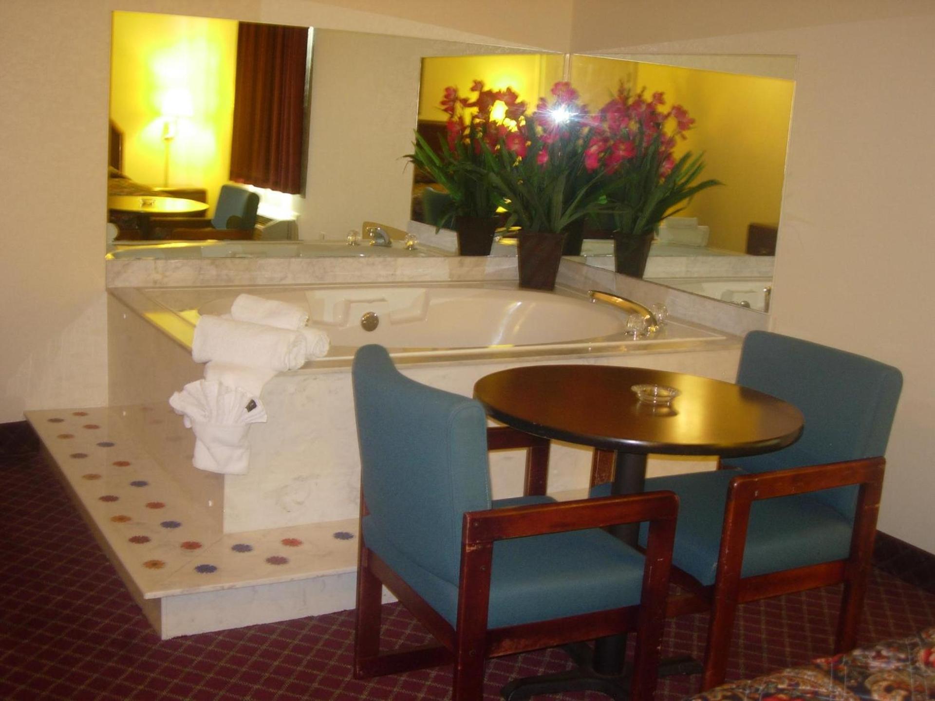 Western Inn & Suites photo 4