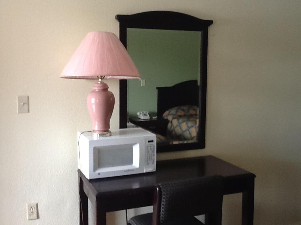 Relax Inn - Lakeland photo 4