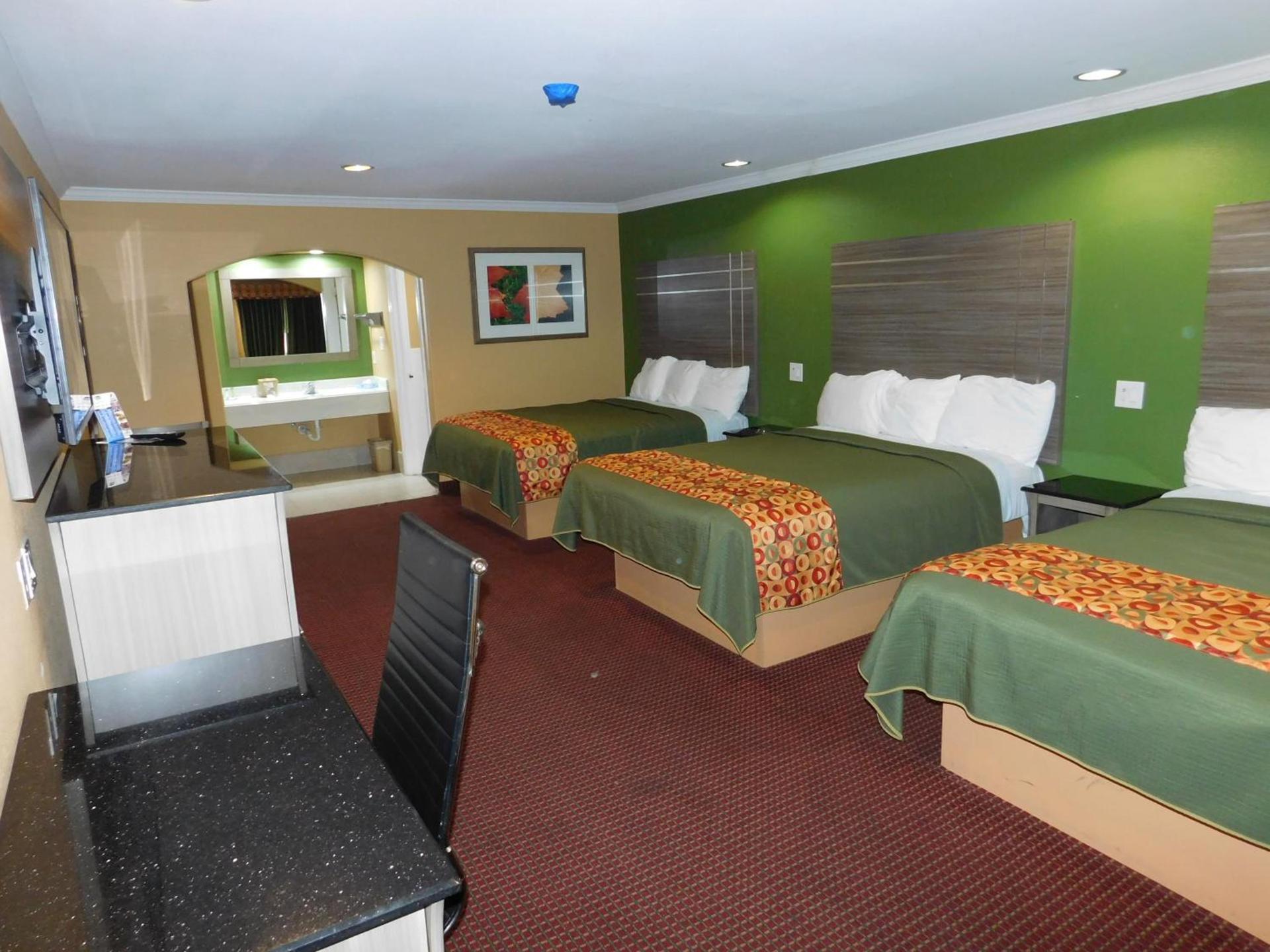 Regency Inn & Suites Beaumont photo 6