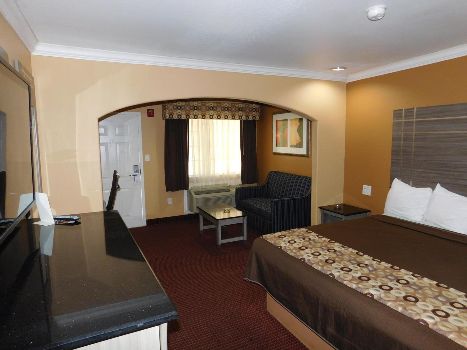 Regency Inn & Suites Beaumont photo 12