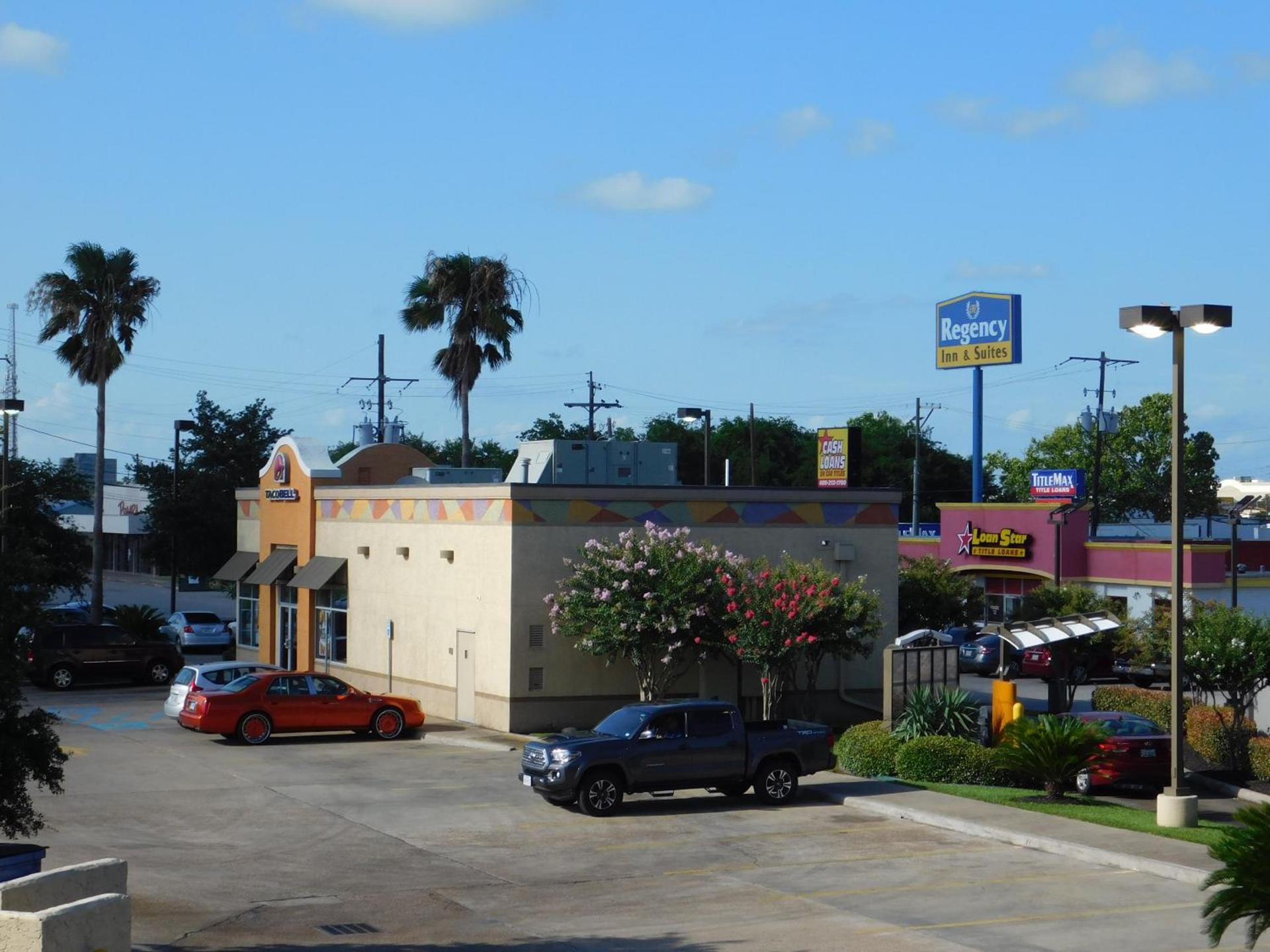 Regency Inn & Suites Beaumont photo 26