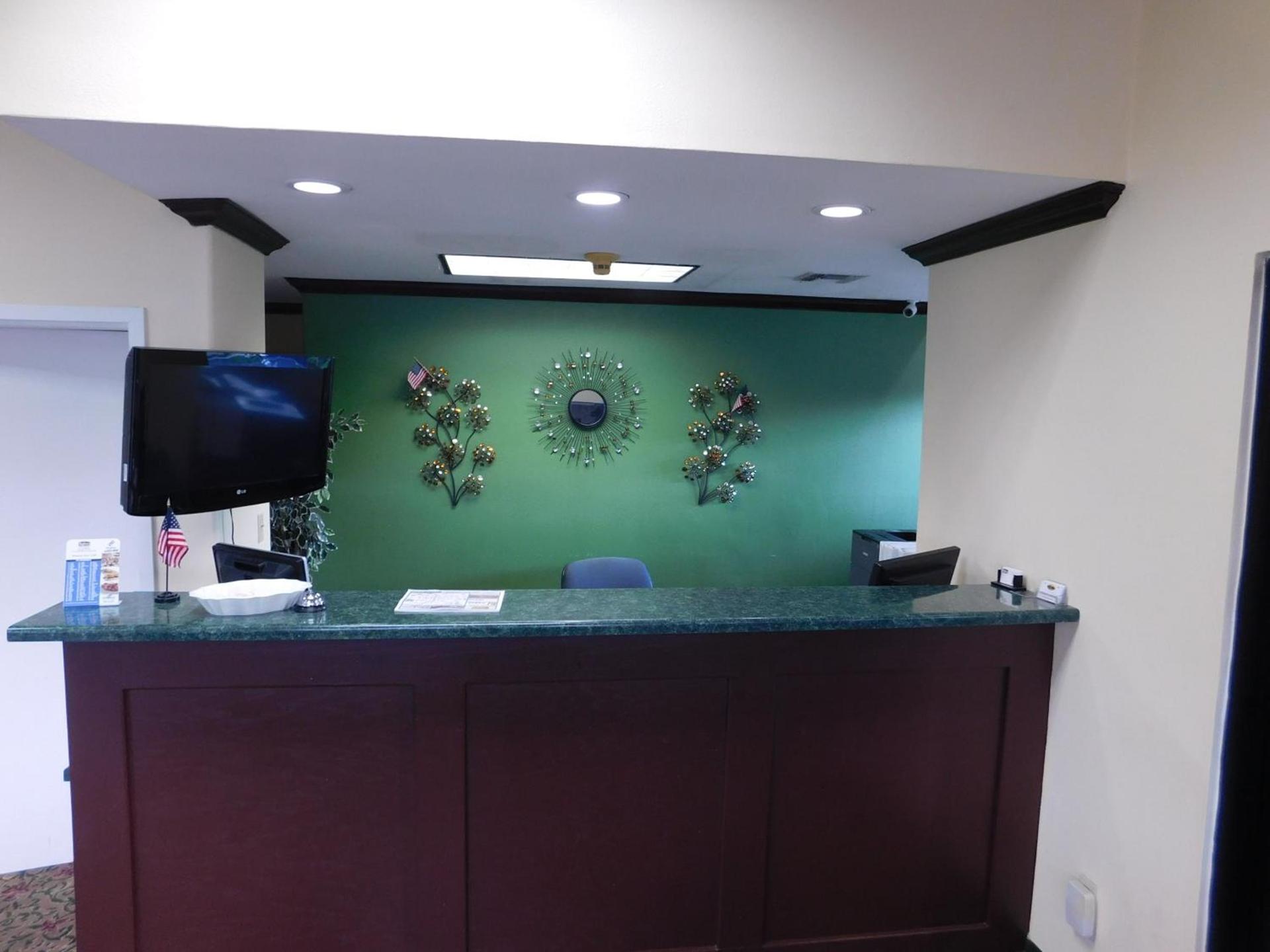 Regency Inn & Suites Beaumont photo 3