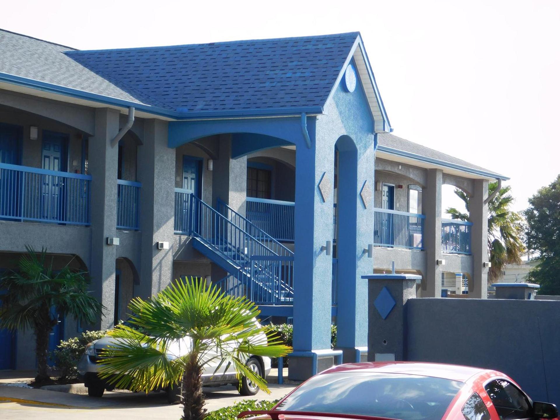 Regency Inn & Suites Beaumont photo 2