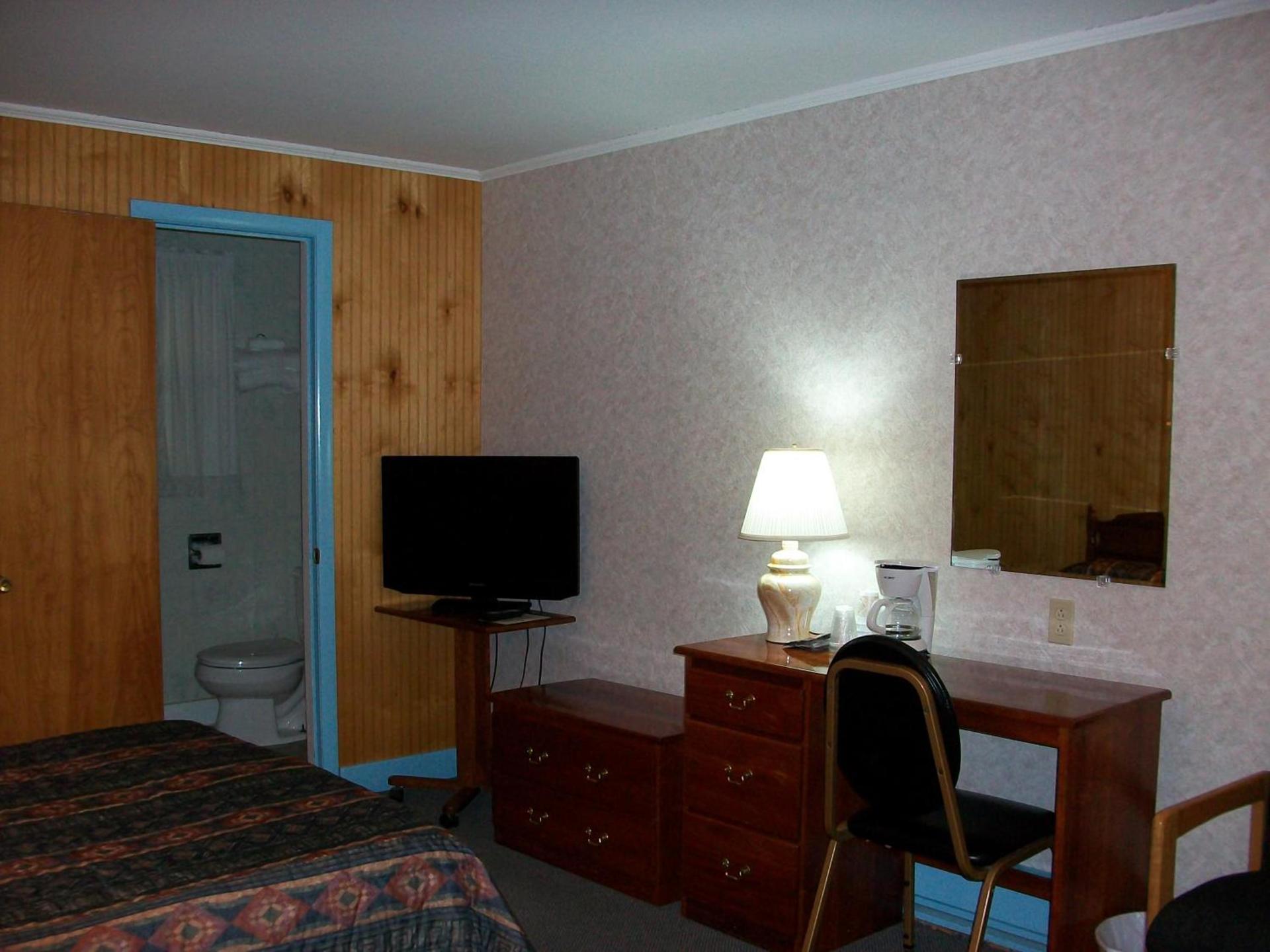 Mohican Motel photo 9