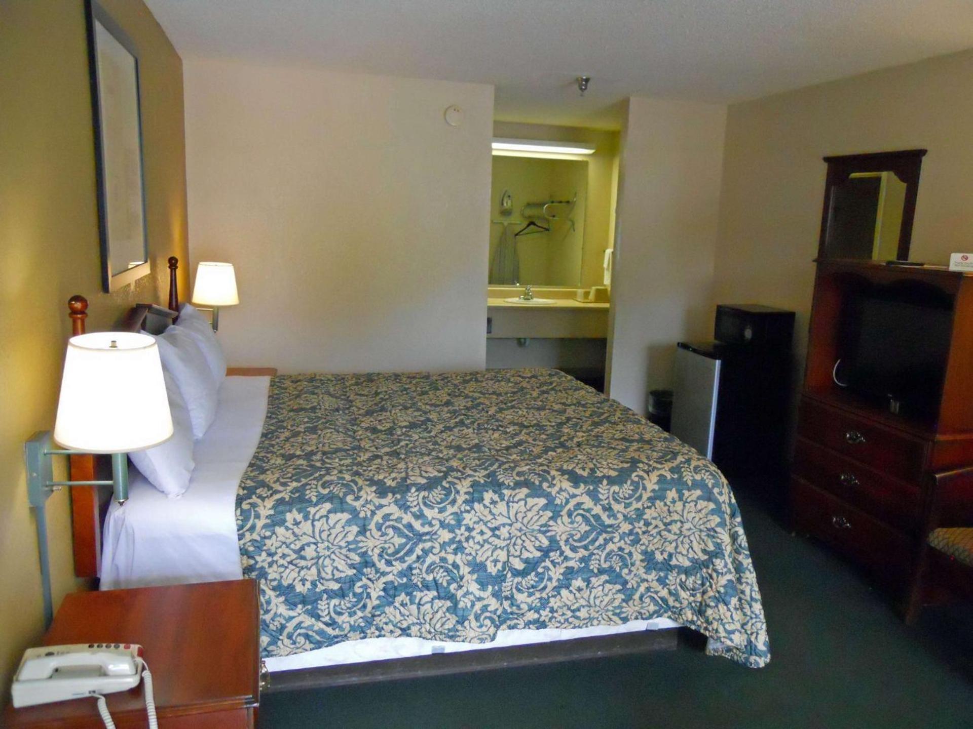 Country Hearth Inn & Suites Dawson photo 7