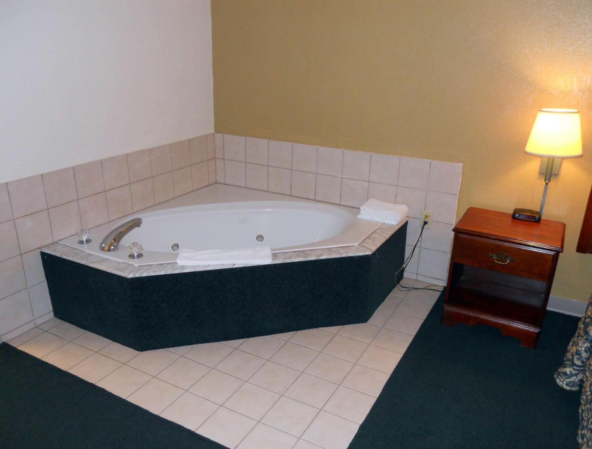 Country Hearth Inn & Suites Dawson photo 12