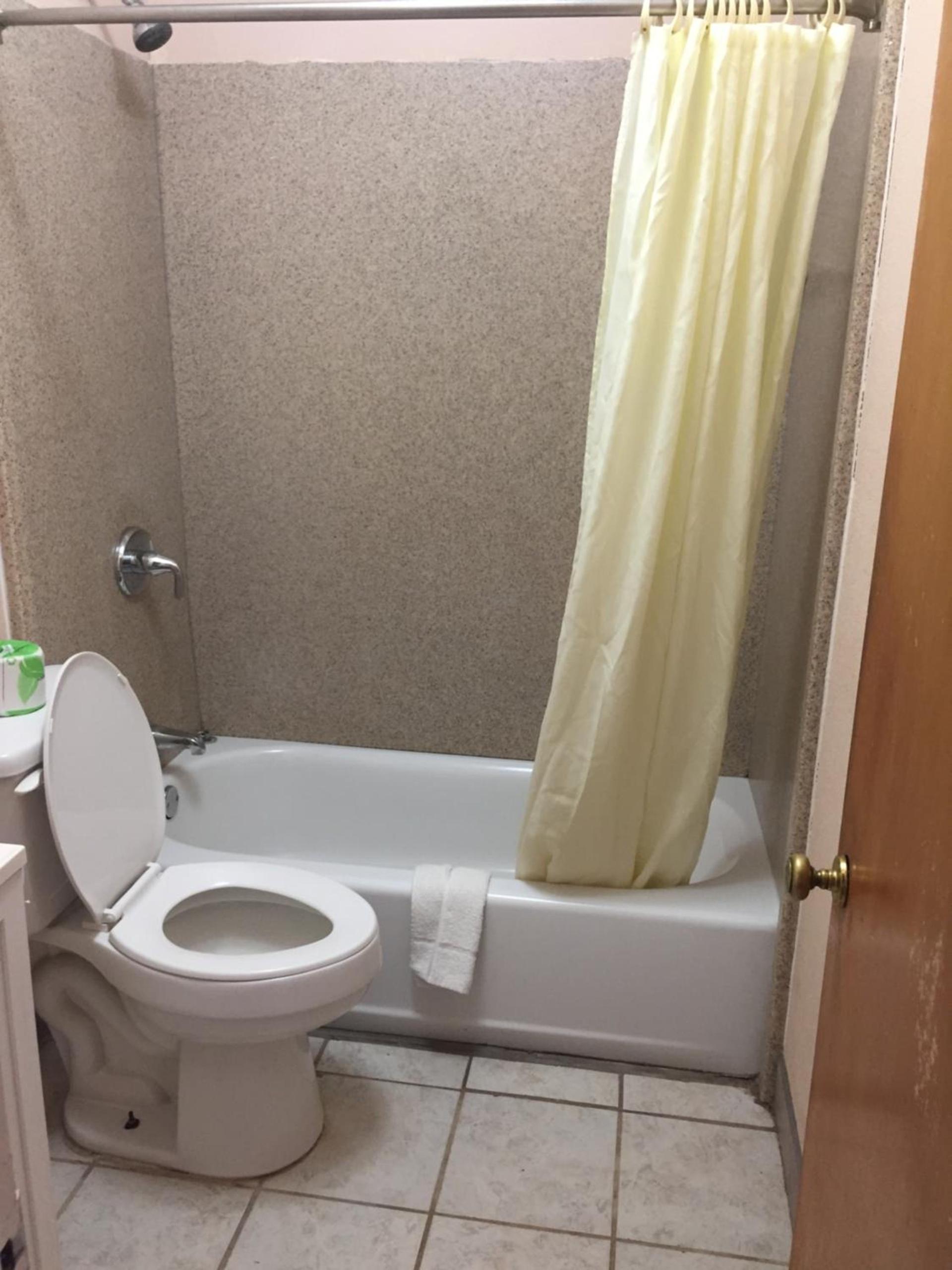Budget Inn photo 13