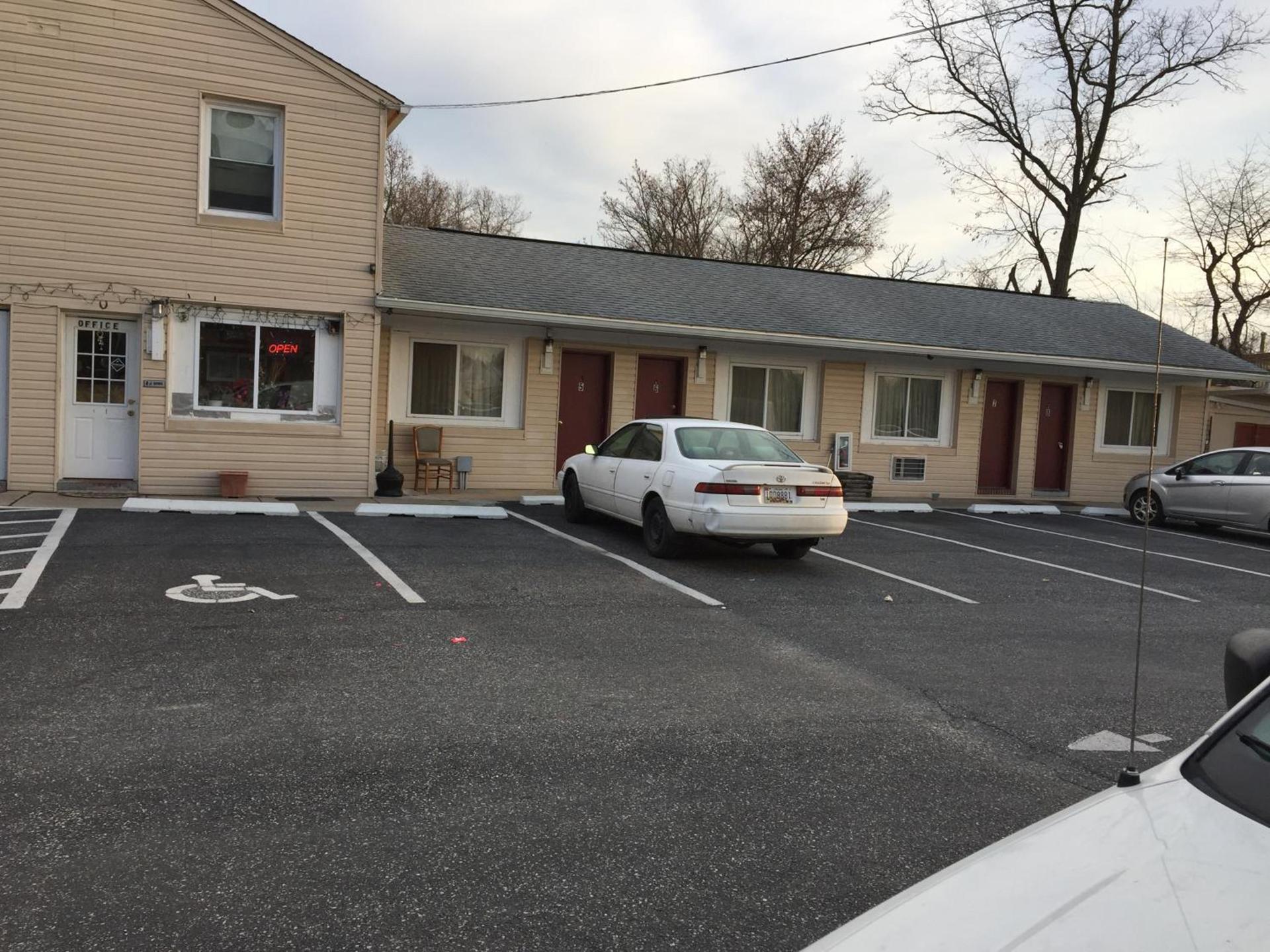 Colony inn motel photo 19