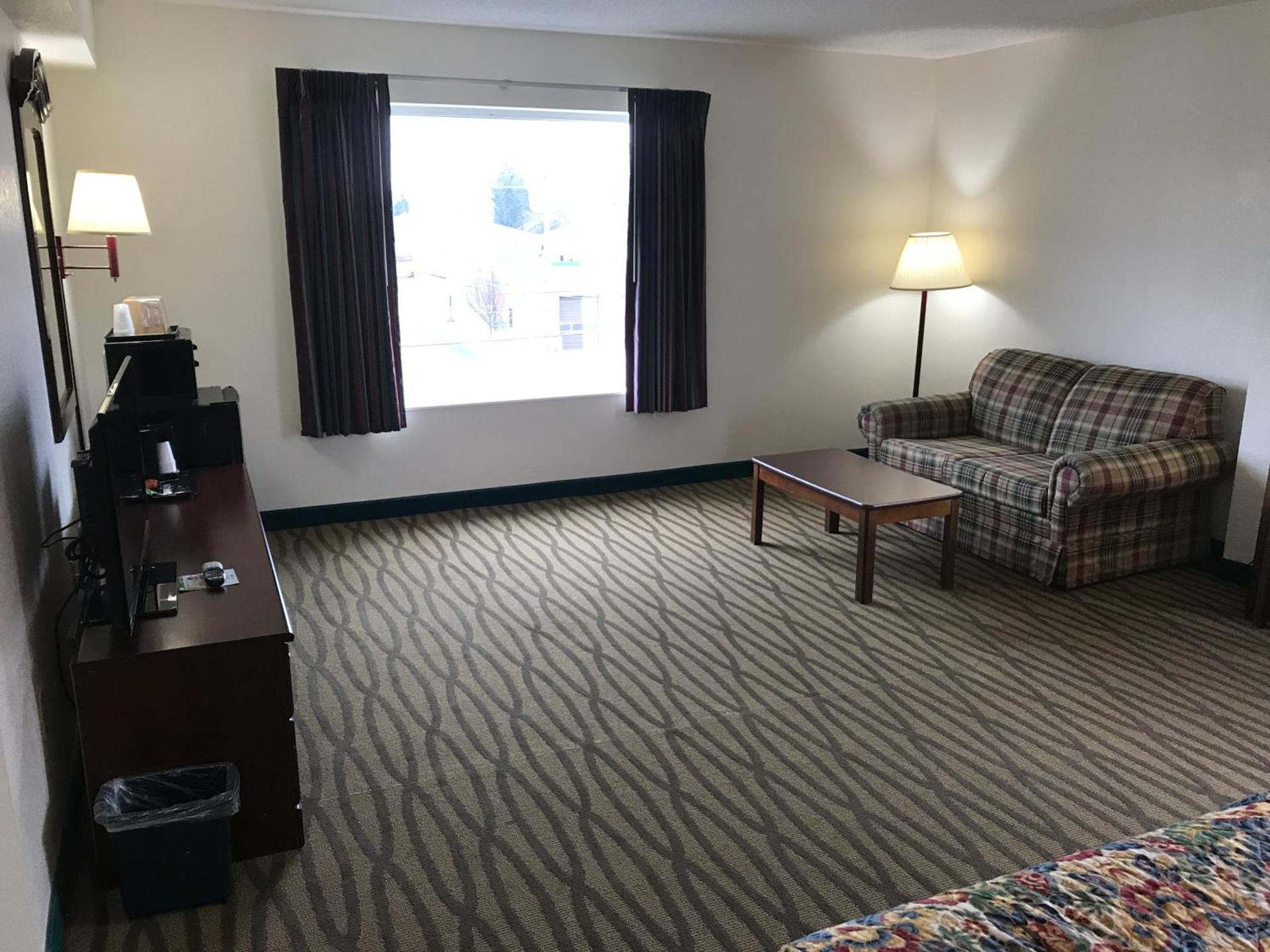President Inn & Suites photo 6