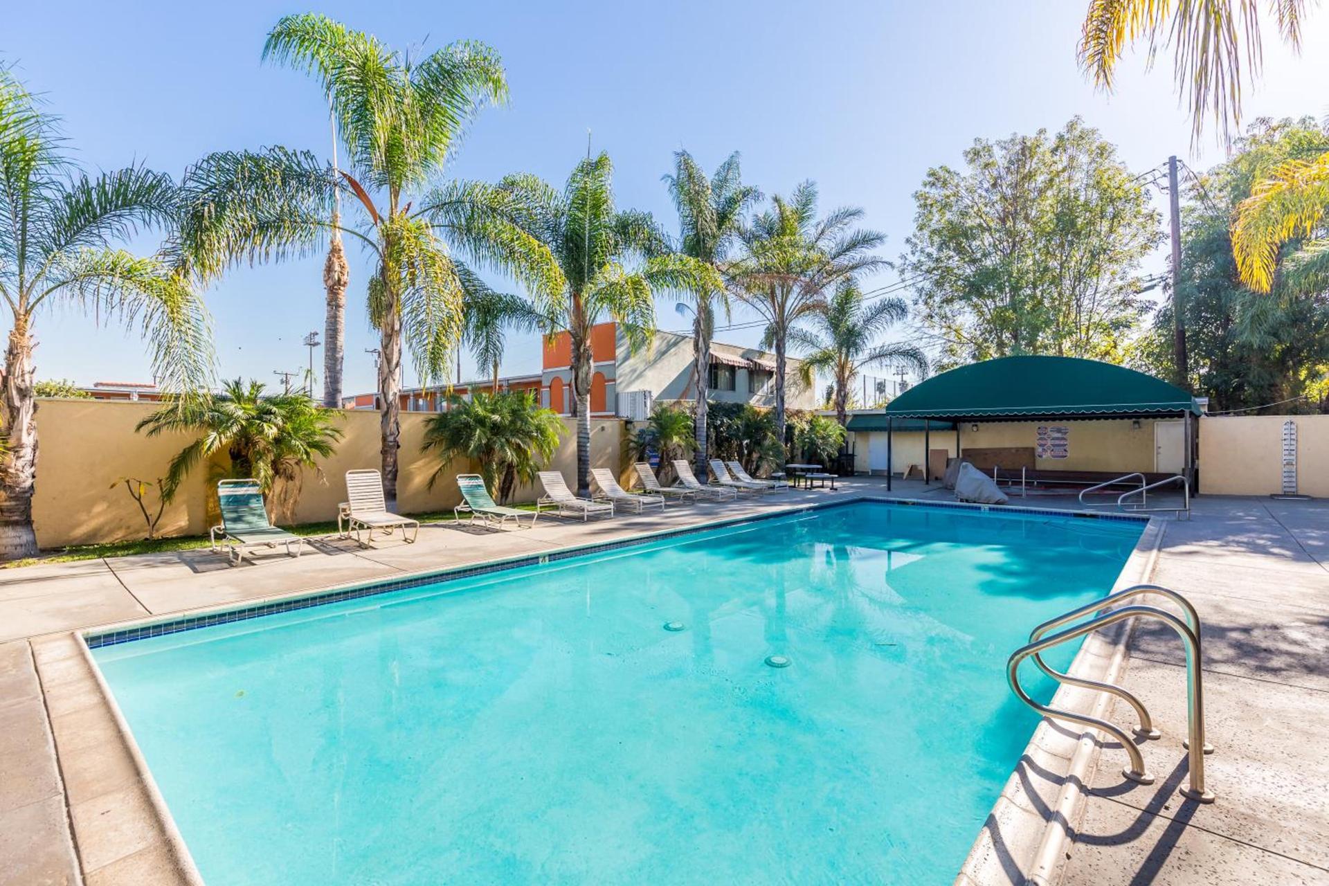 Colonial Pool & Spa Motel photo 6
