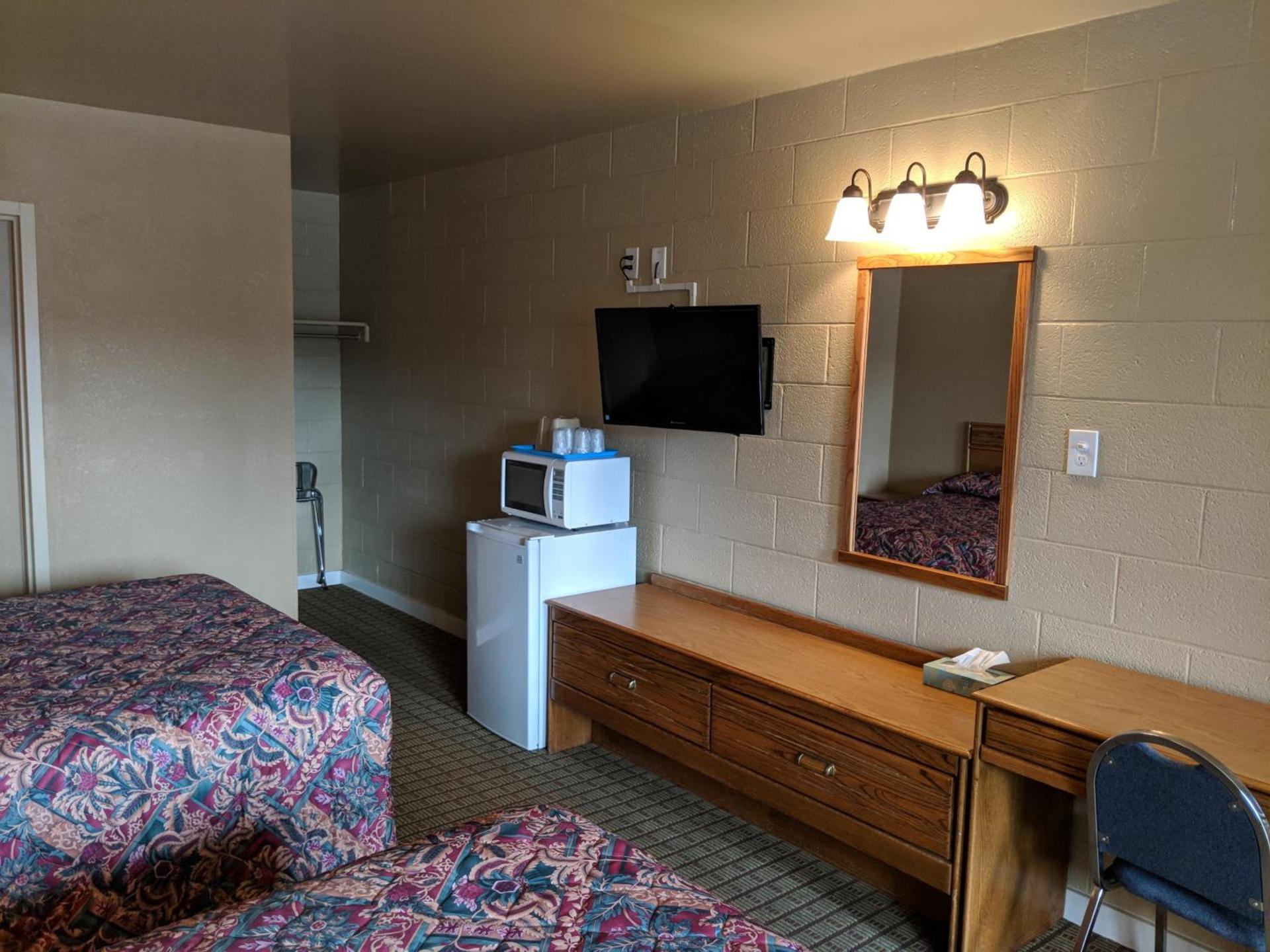 Economy Inn Elko photo 8