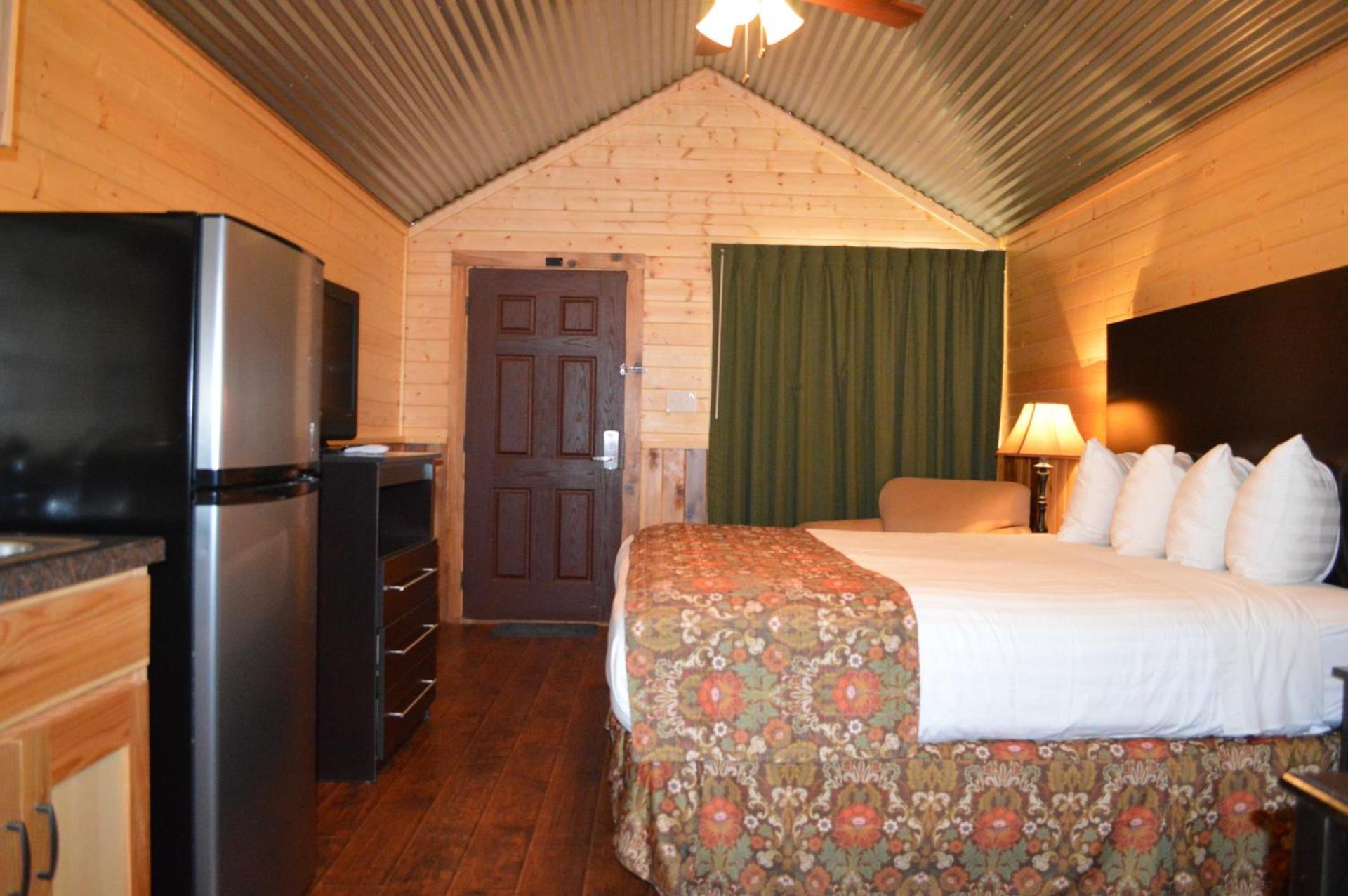 Lone Star Lodge photo 1