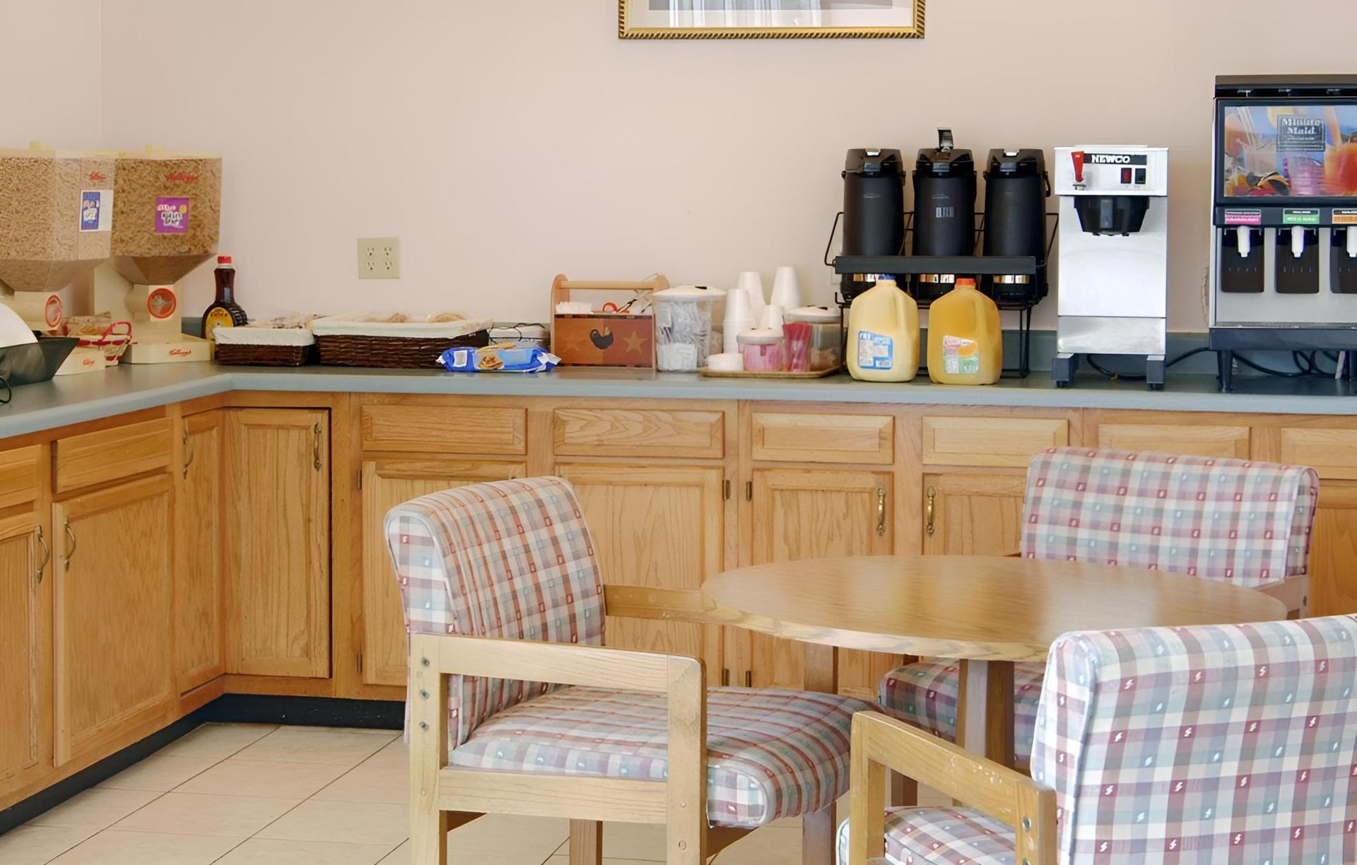 Budgetel Inn & Suites photo 21