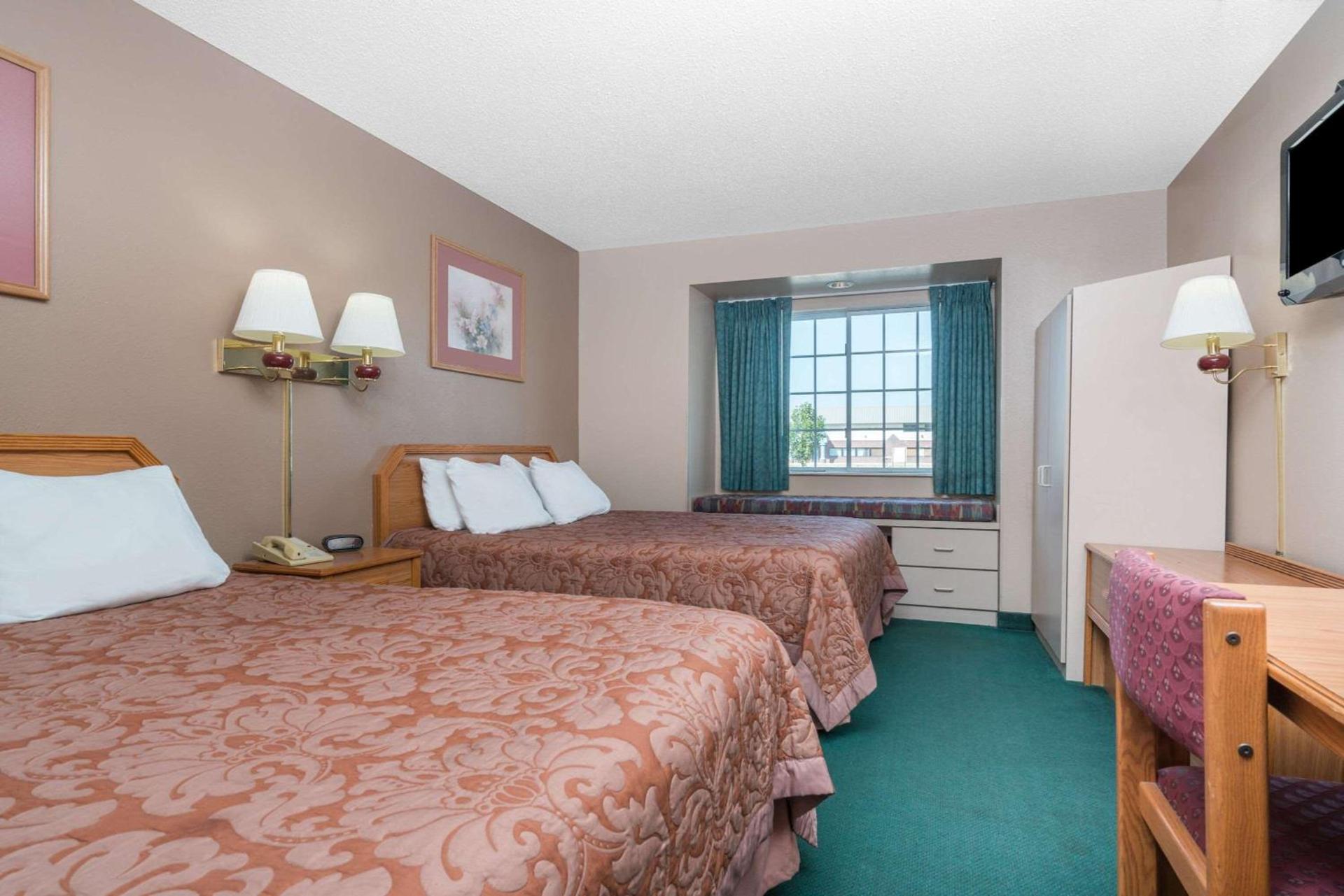 Super 8 by Wyndham Fargo Airport photo 3