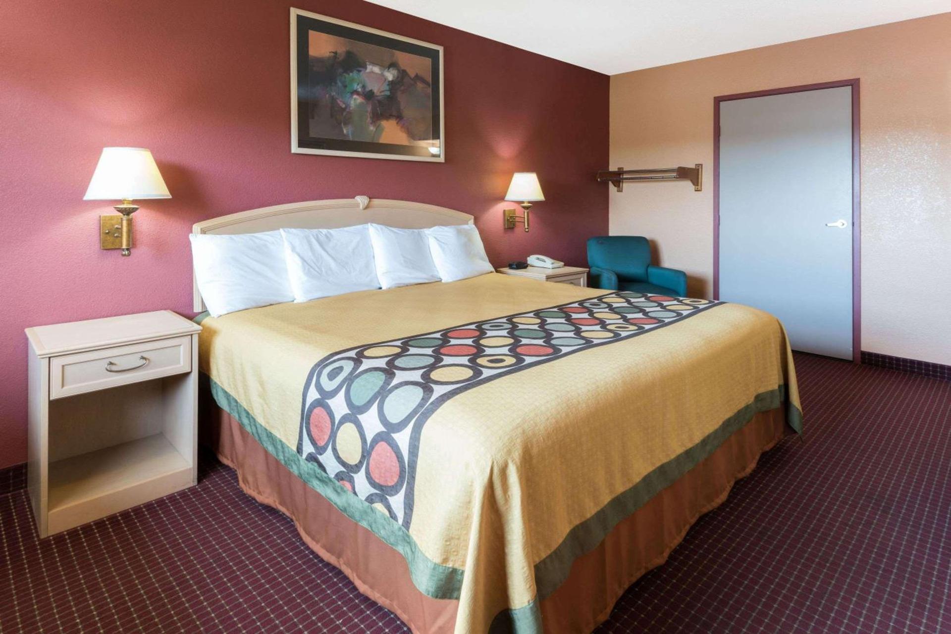 Super 8 by Wyndham Strongsville/Cleveland photo 10