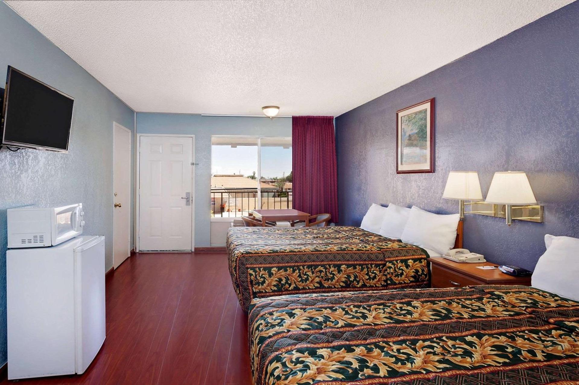 Knights Inn Palmdale photo 6