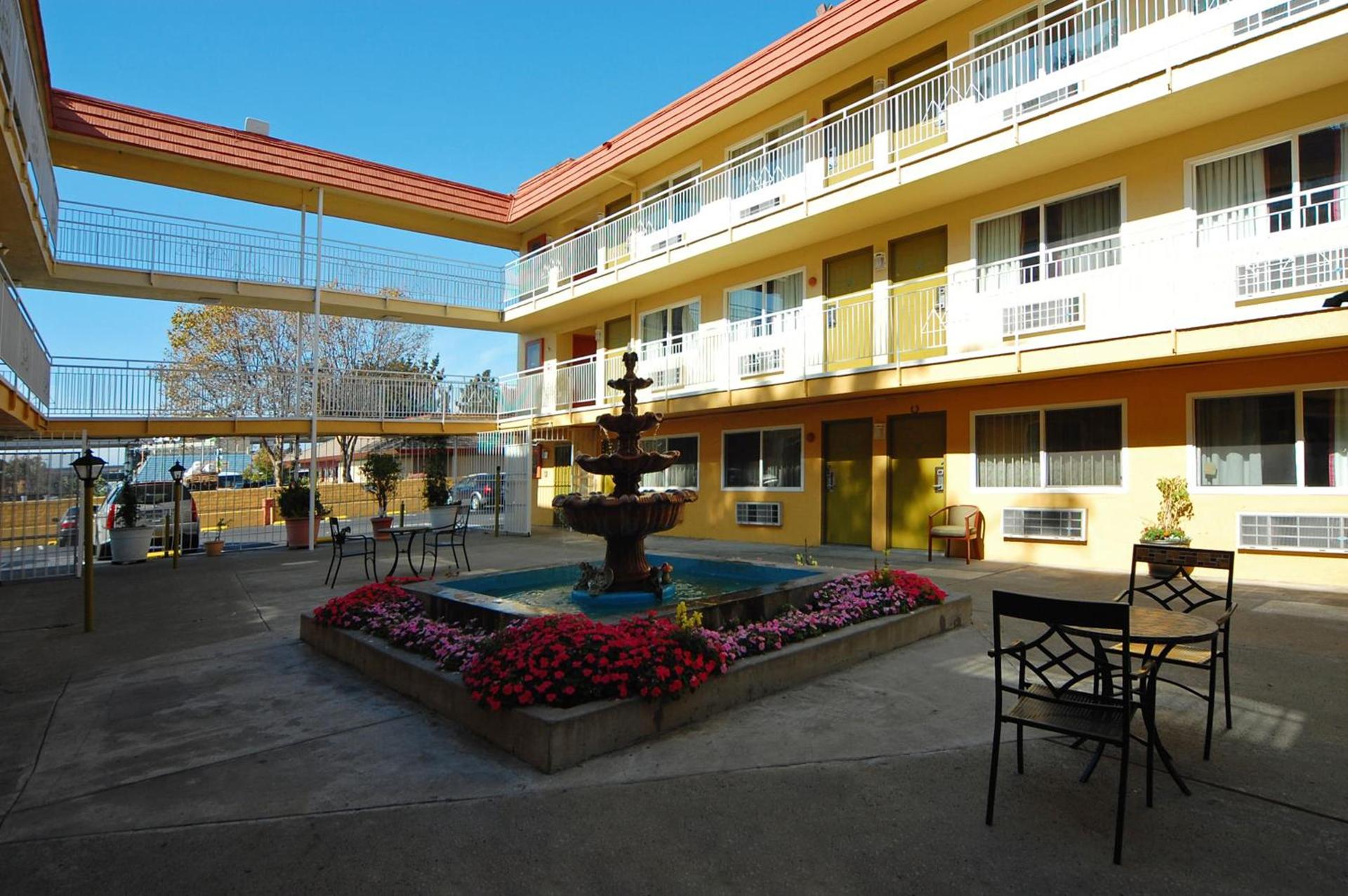 Imperial Inn Oakland photo 8