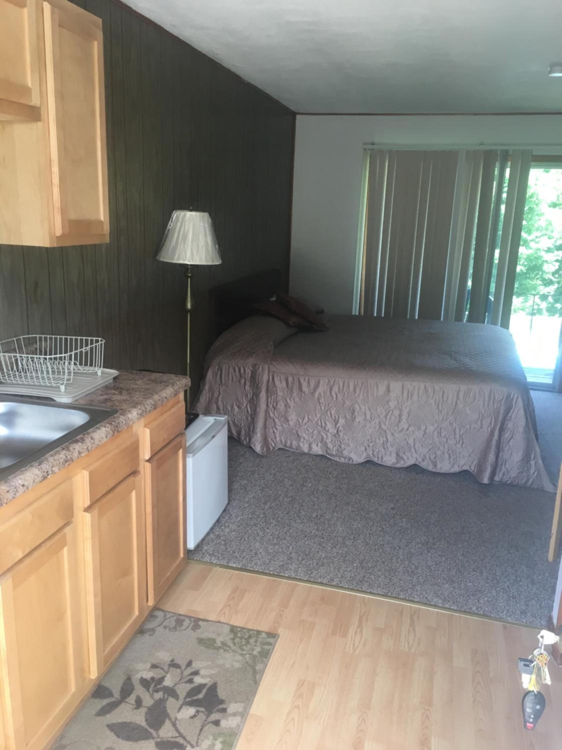 Michael Dee's Motel photo 18