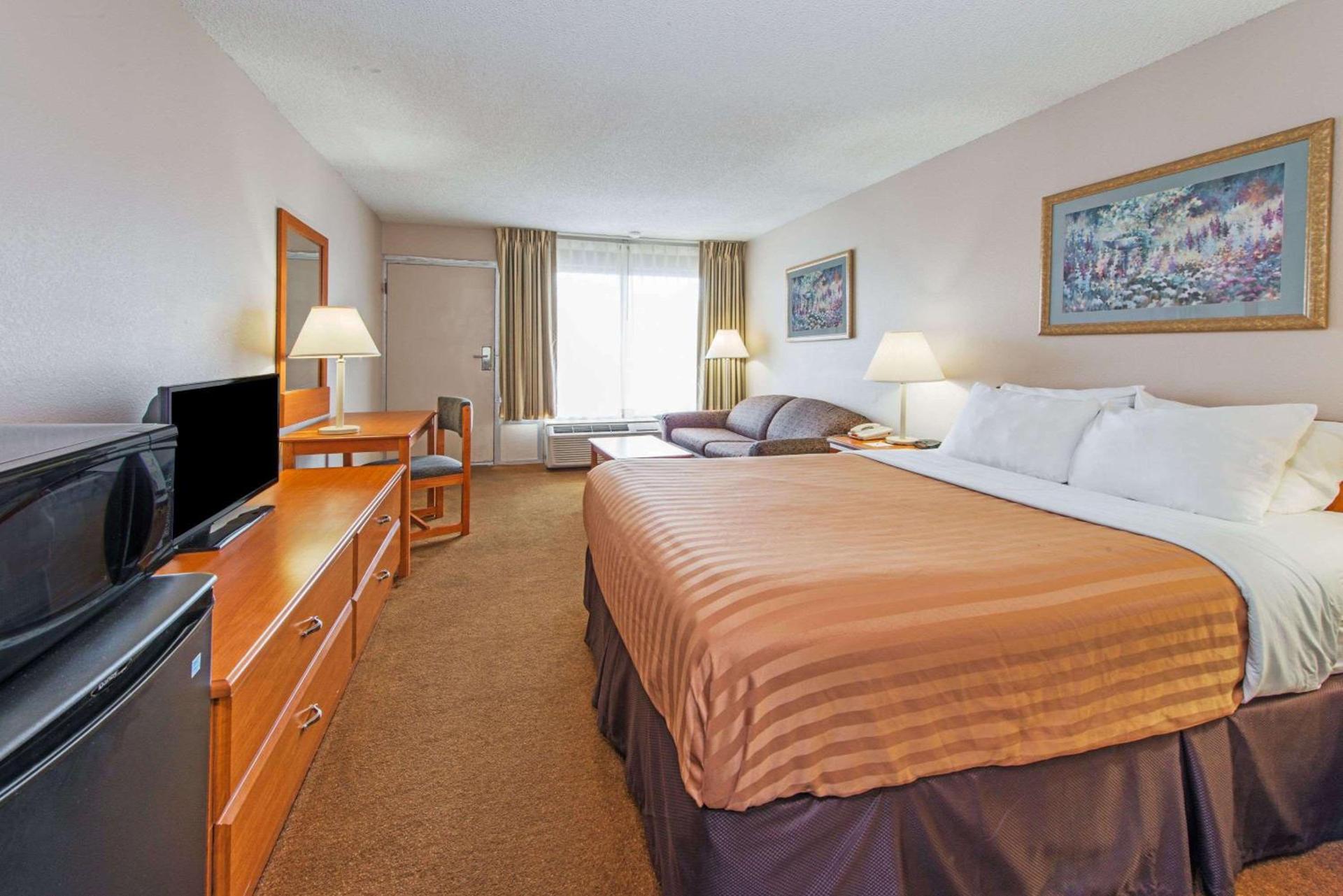 Days Inn by Wyndham Elizabethtown photo 3