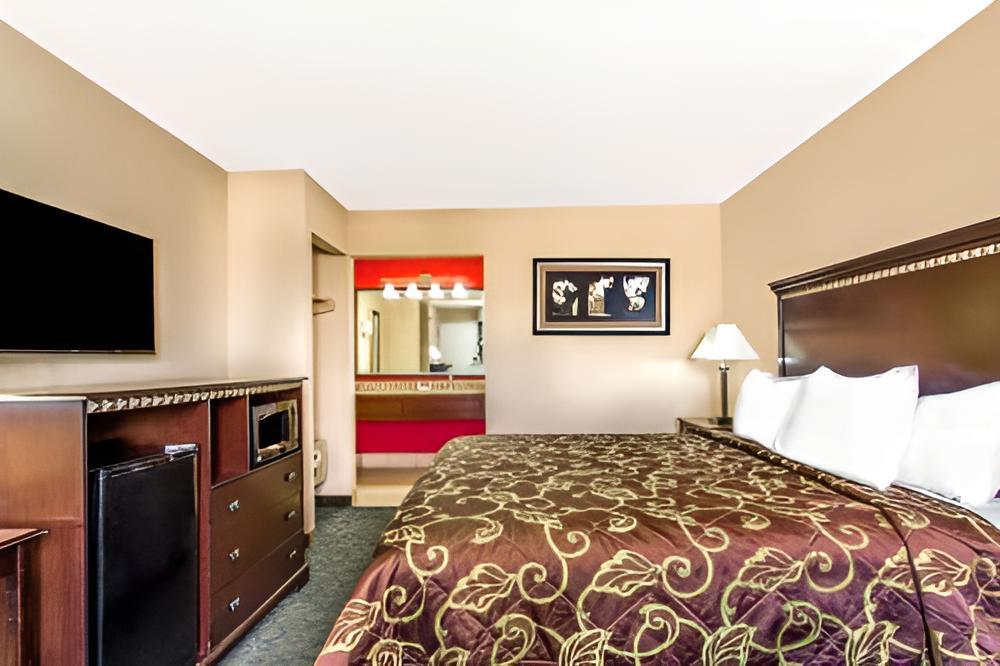 Days Inn by Wyndham Fort Lauderdale Airport Cruise Port photo 5