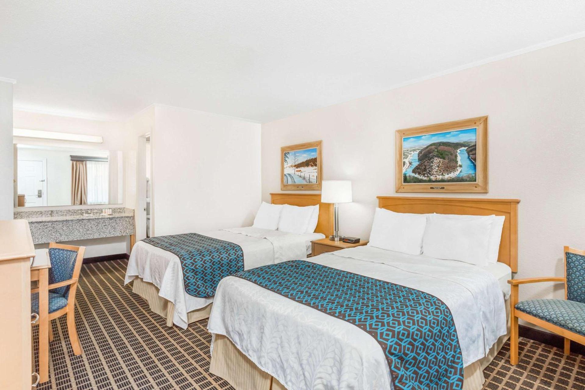 Days Inn by Wyndham Jefferson photo 22