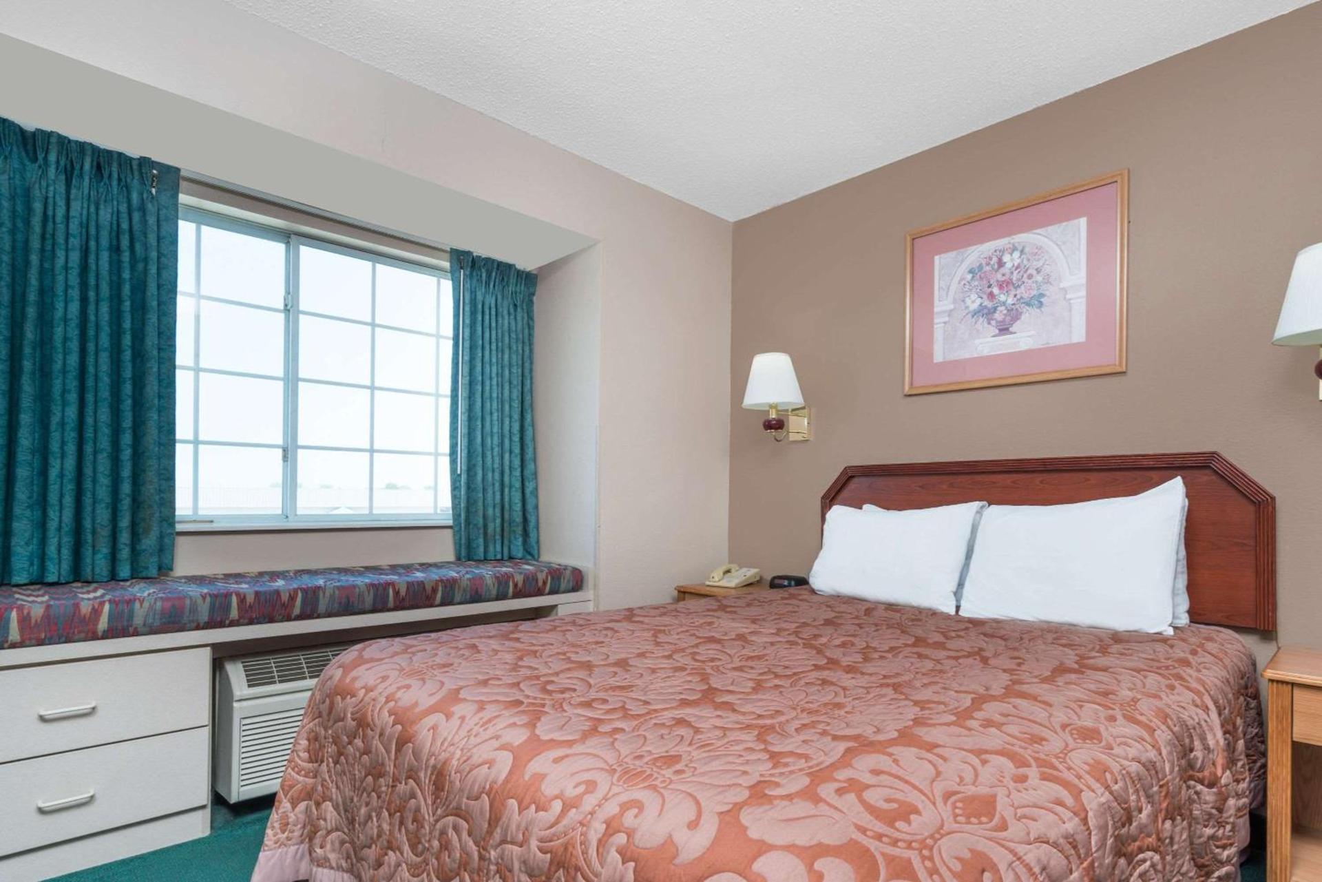 Super 8 by Wyndham Fargo Airport photo 5