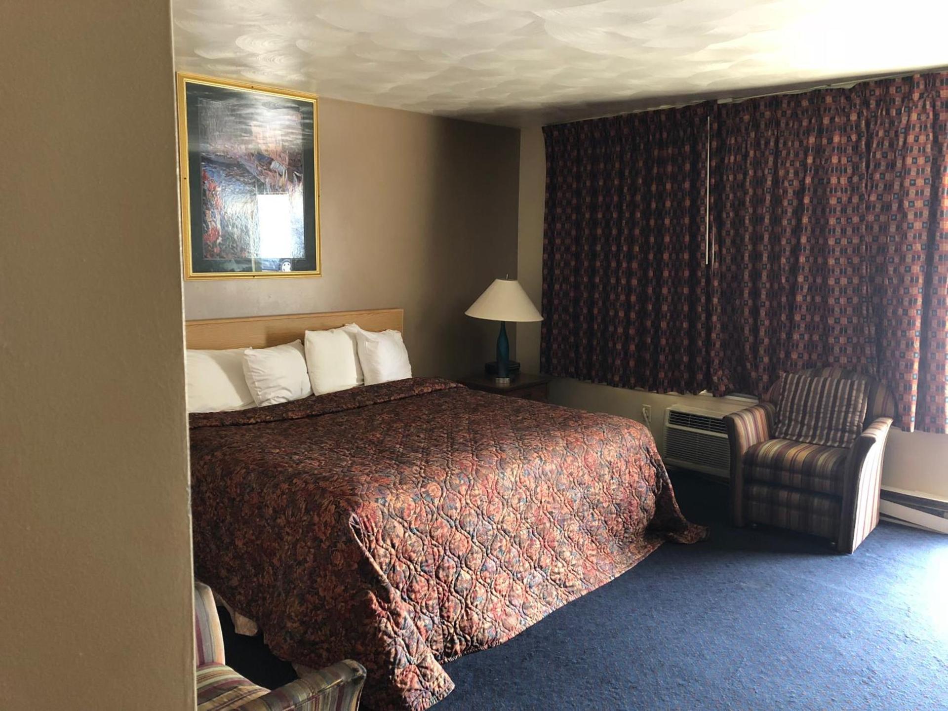 Village Inn Motel Holt photo 4