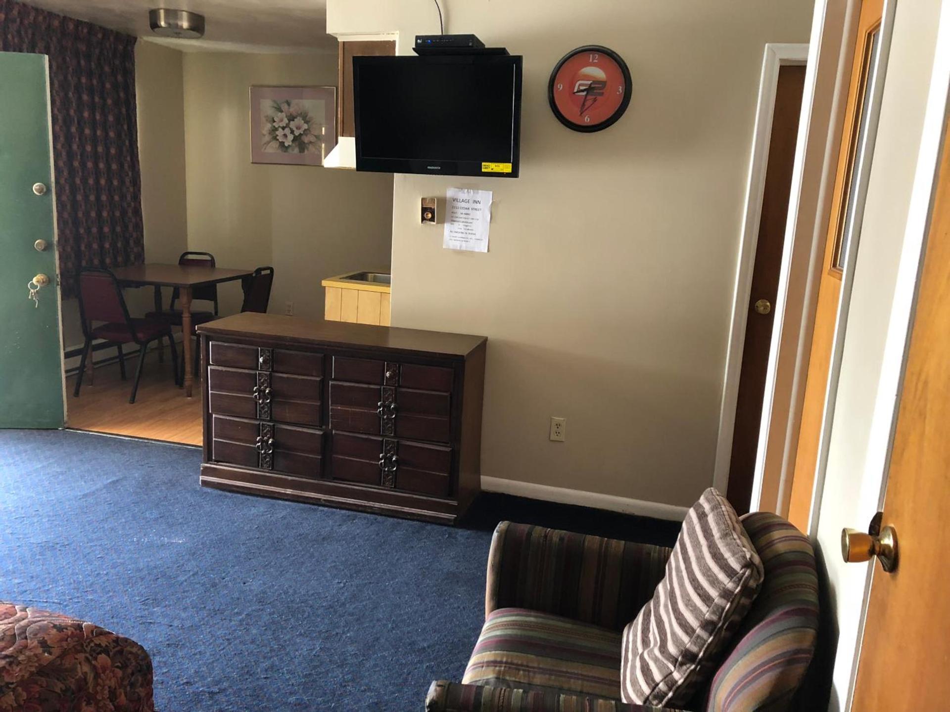 Village Inn Motel Holt photo 20