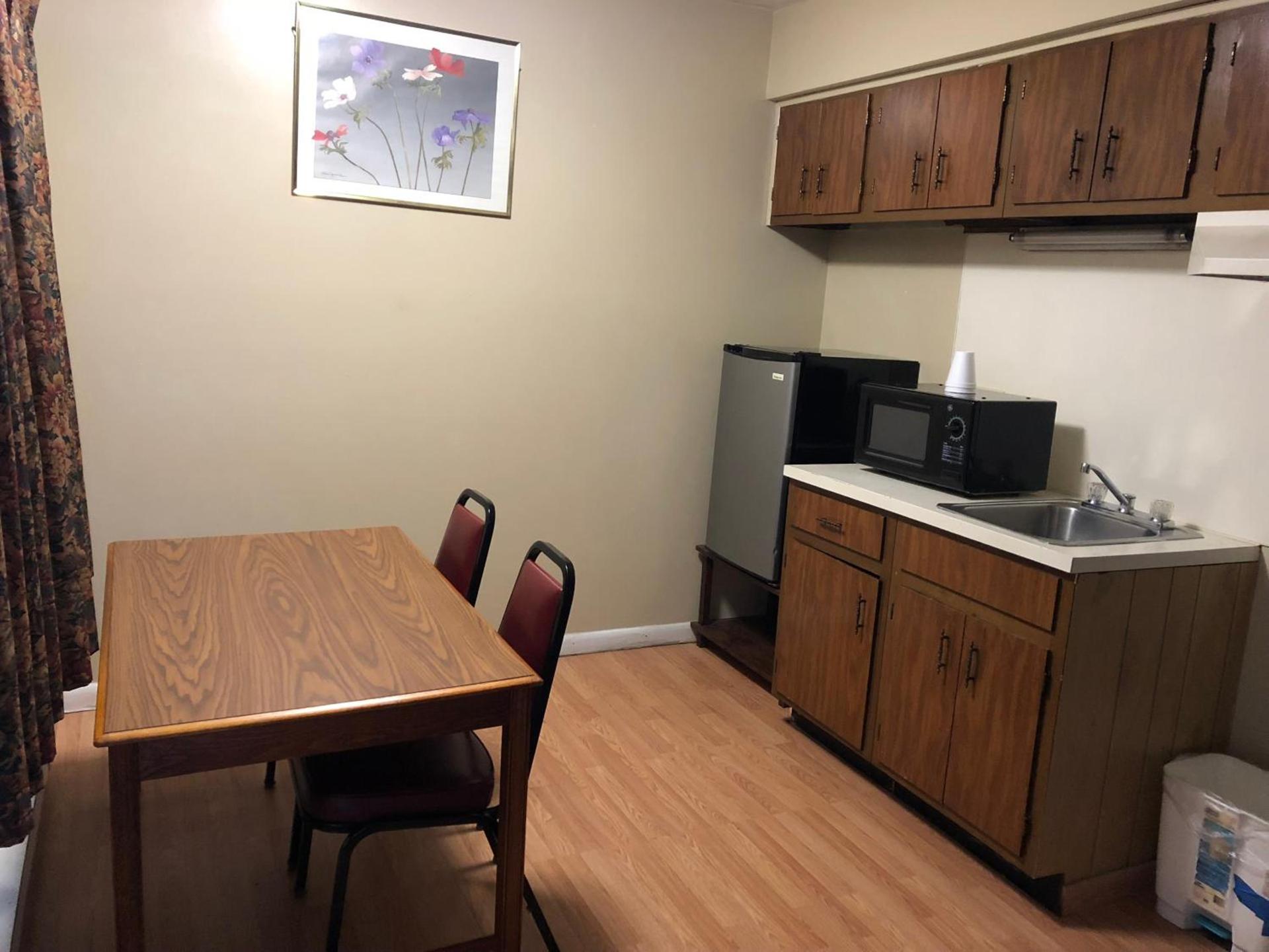 Village Inn Motel Holt photo 18