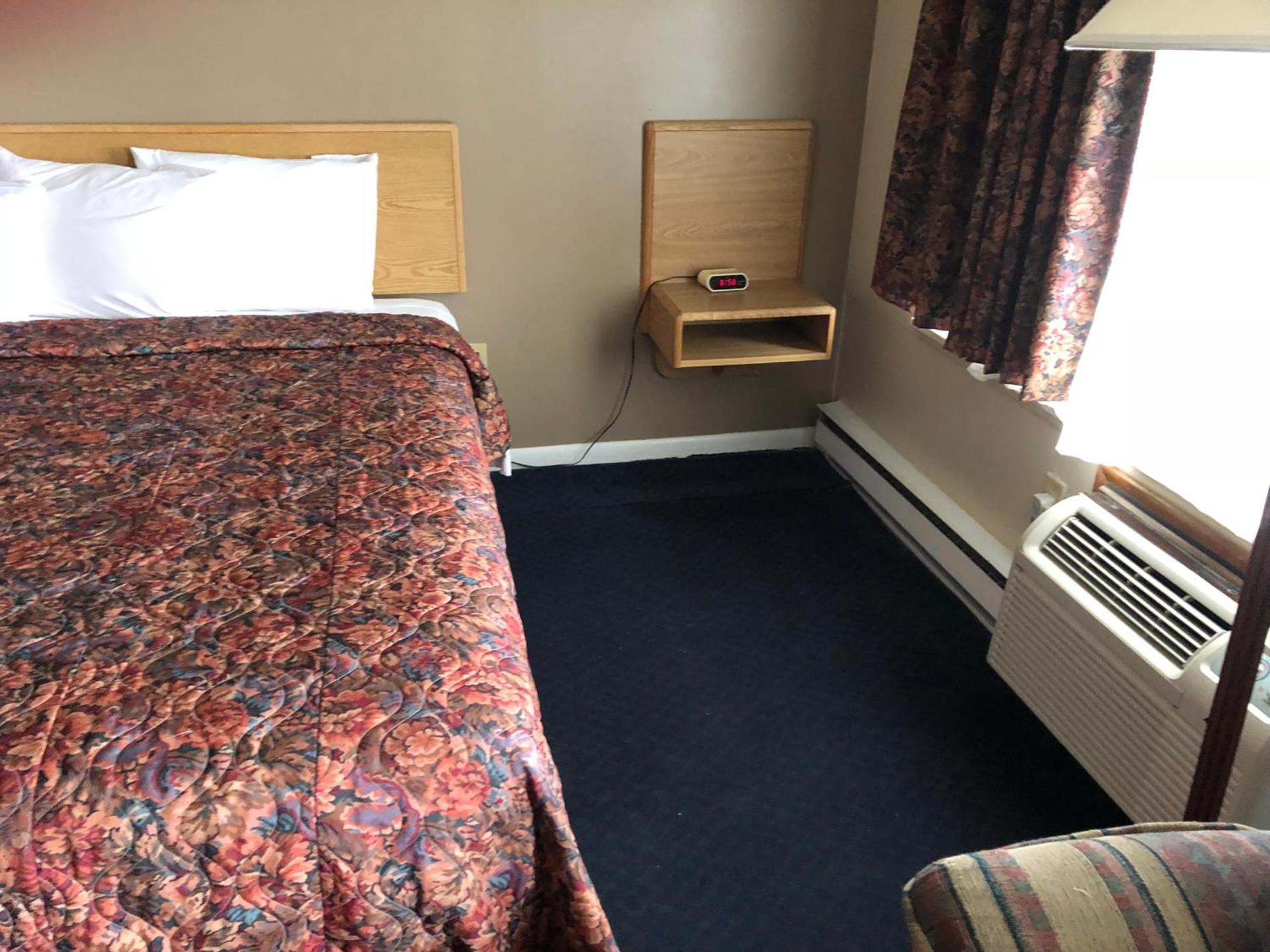 Village Inn Motel Holt photo 12