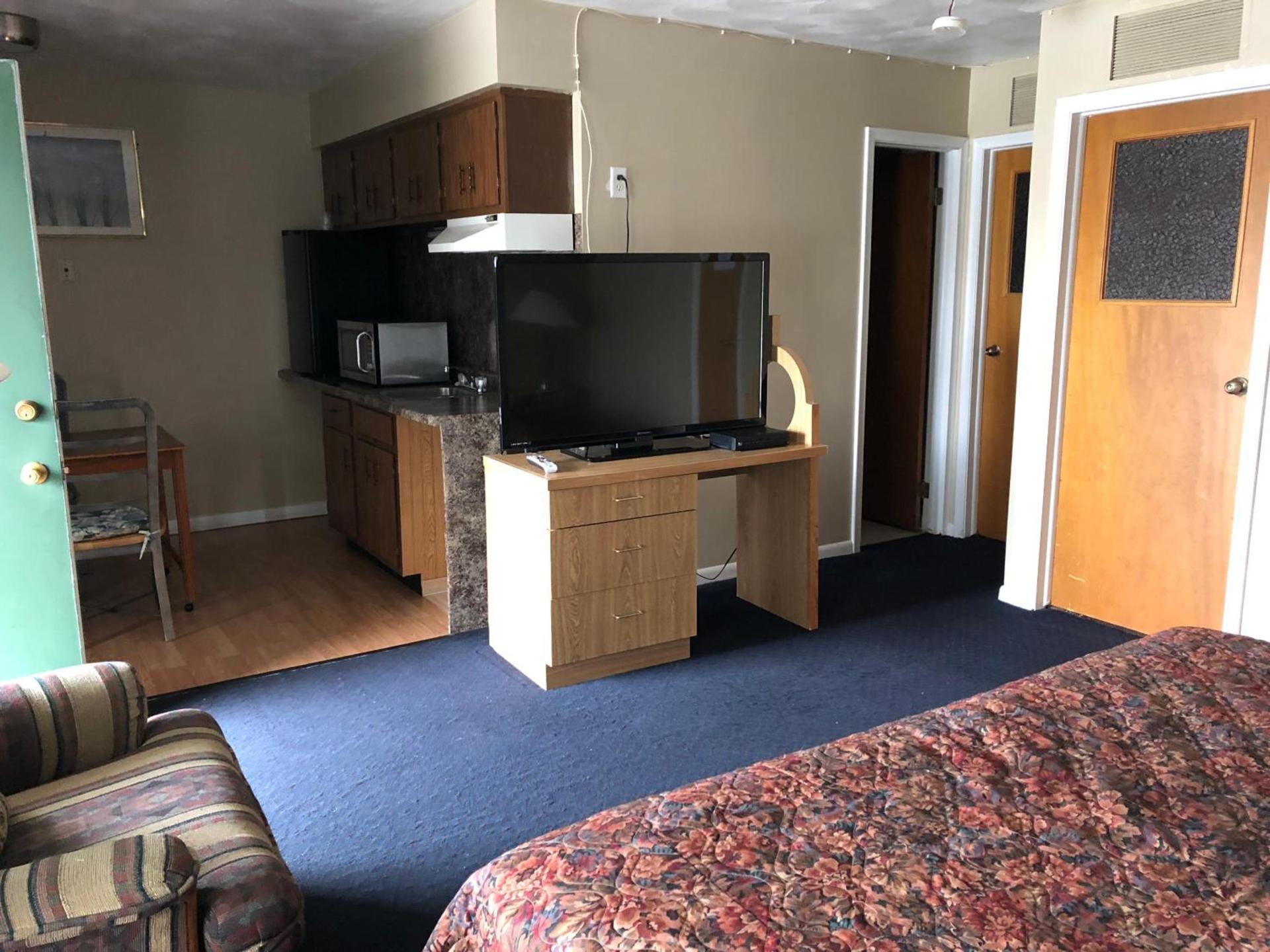 Village Inn Motel Holt photo 6