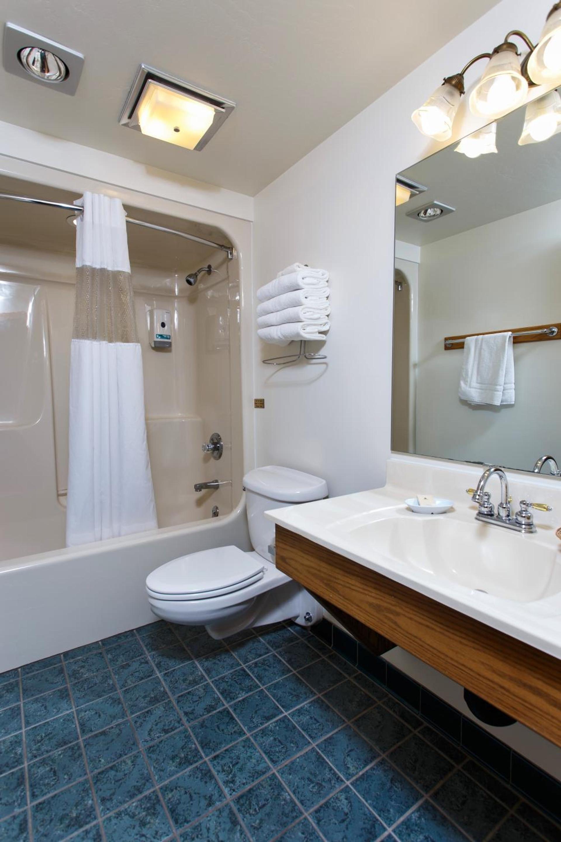 Ephraim Shores Resort photo 11