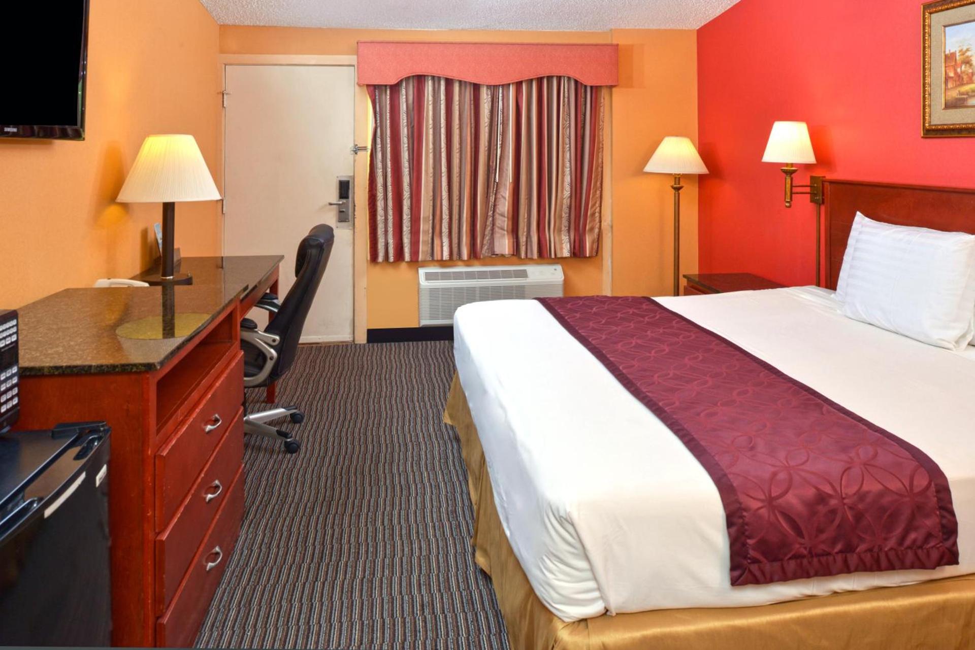Americas Best Value Inn Smithtown/Long Island photo 13