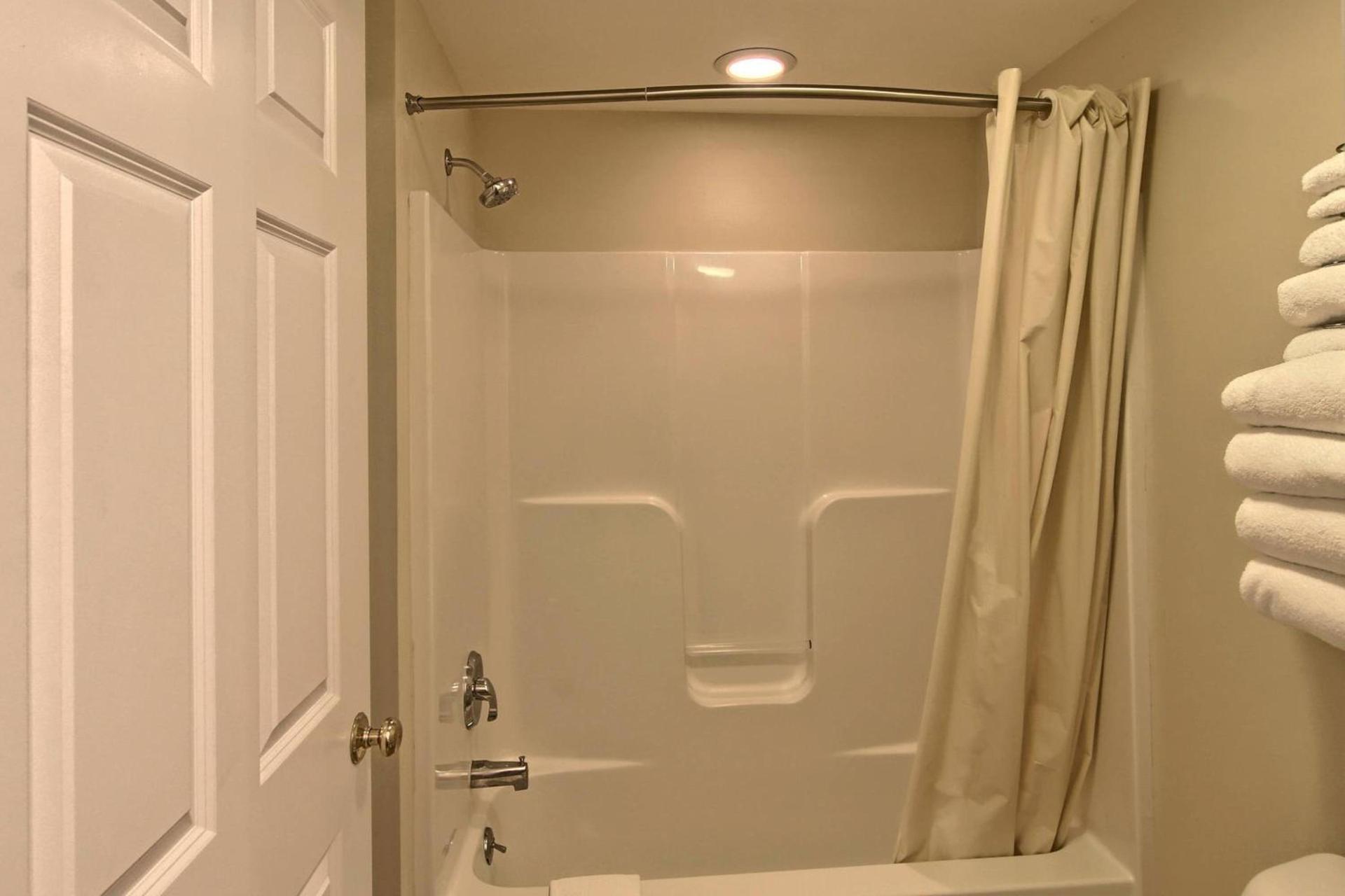 The Legend Cottage Inn photo 14