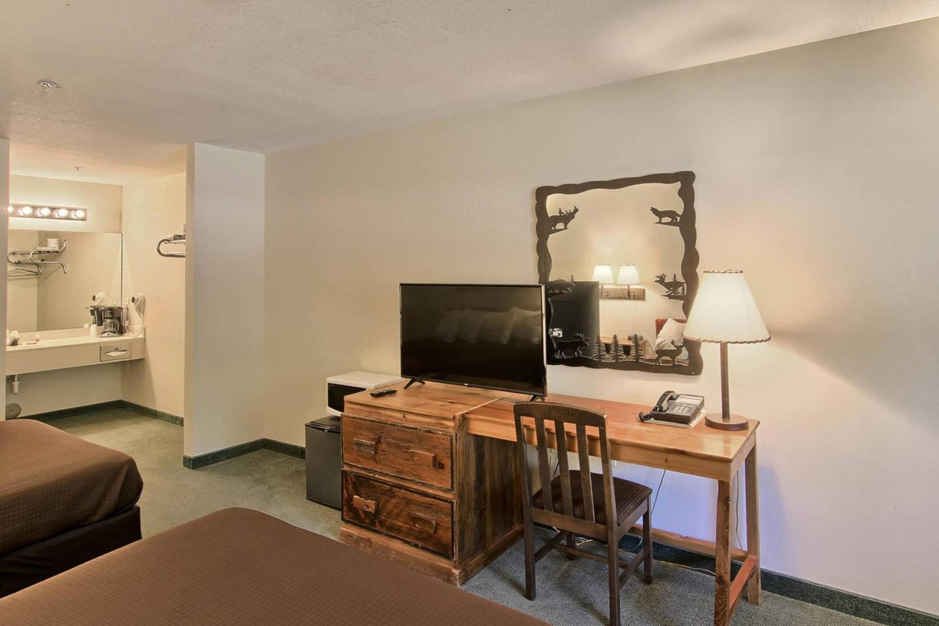 The Legend Cottage Inn photo 8