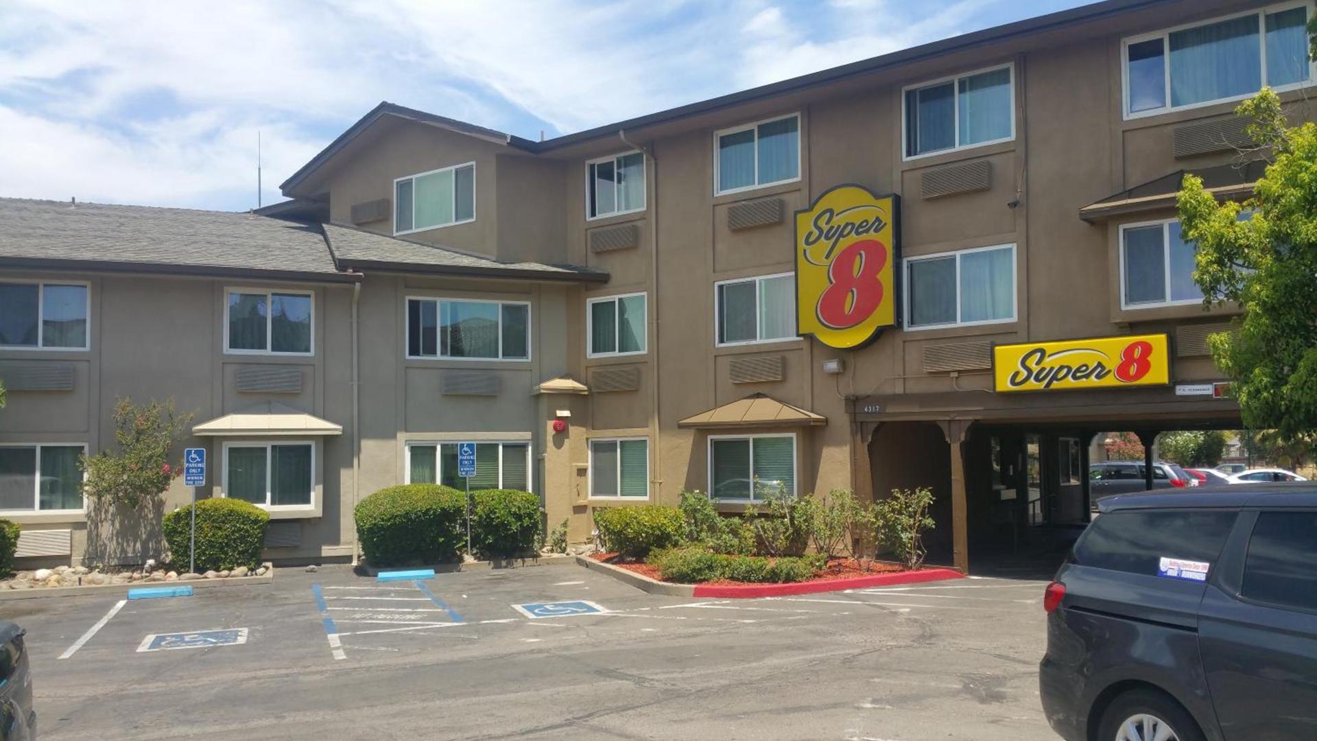 Super 8 by Wyndham Sacramento photo 37