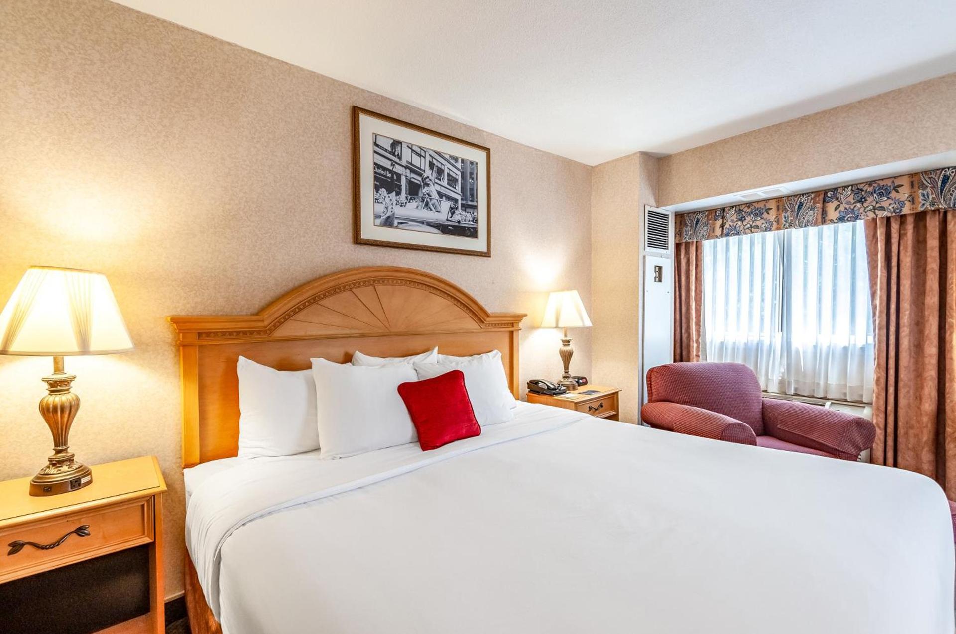 Red Lion Hotel Rosslyn Iwo Jima photo 11