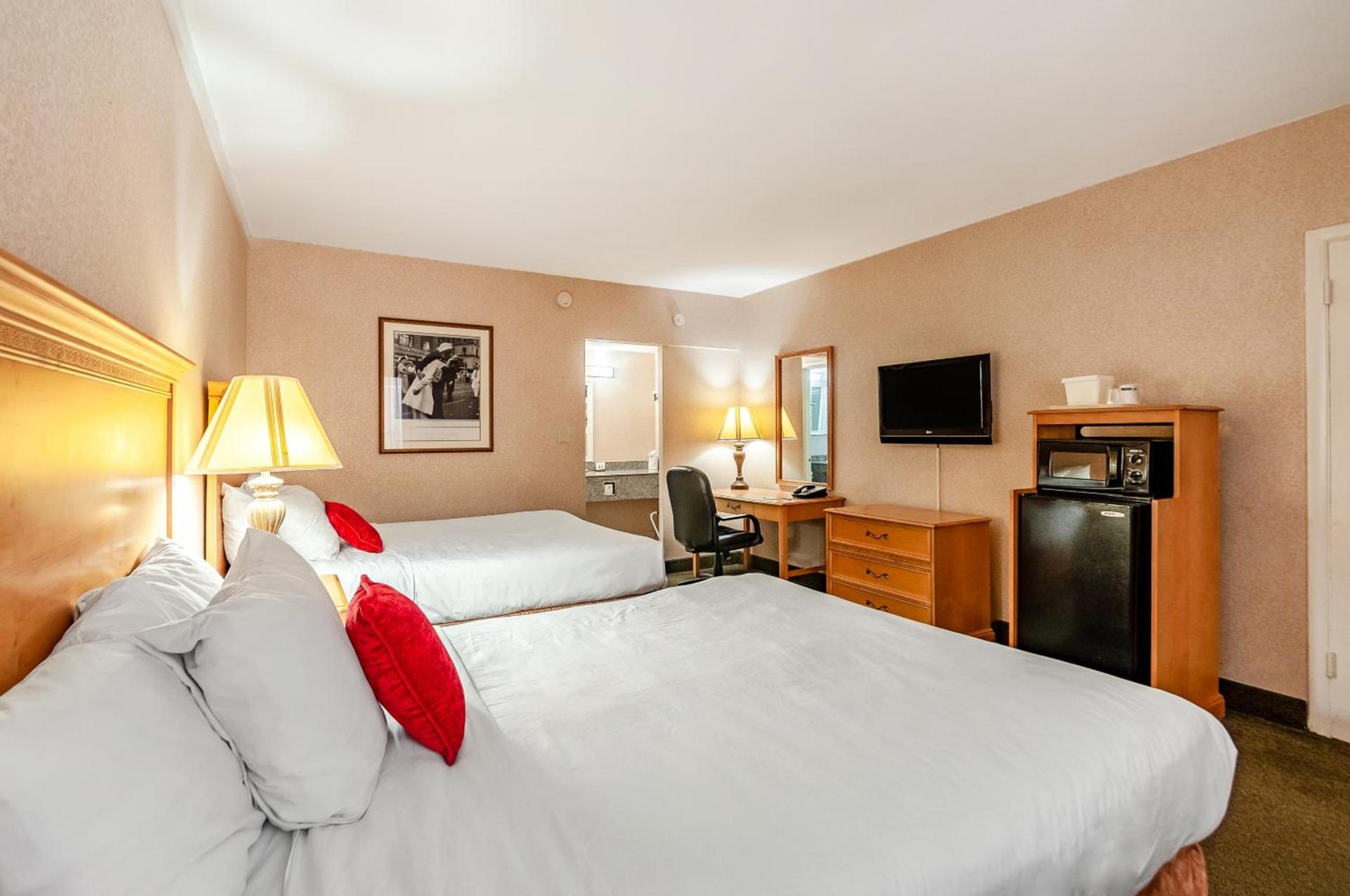 Red Lion Hotel Rosslyn Iwo Jima photo 13