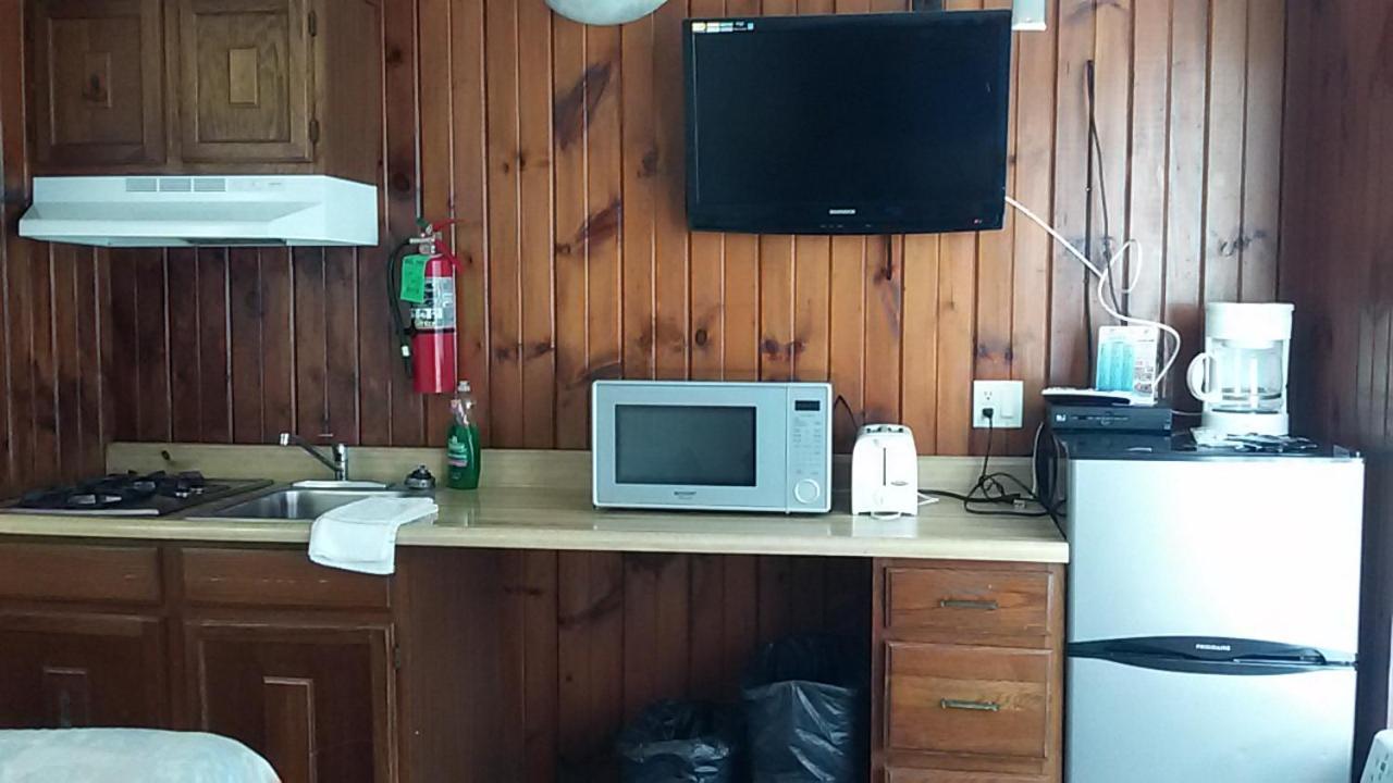 Tide Winds Motel photo 41