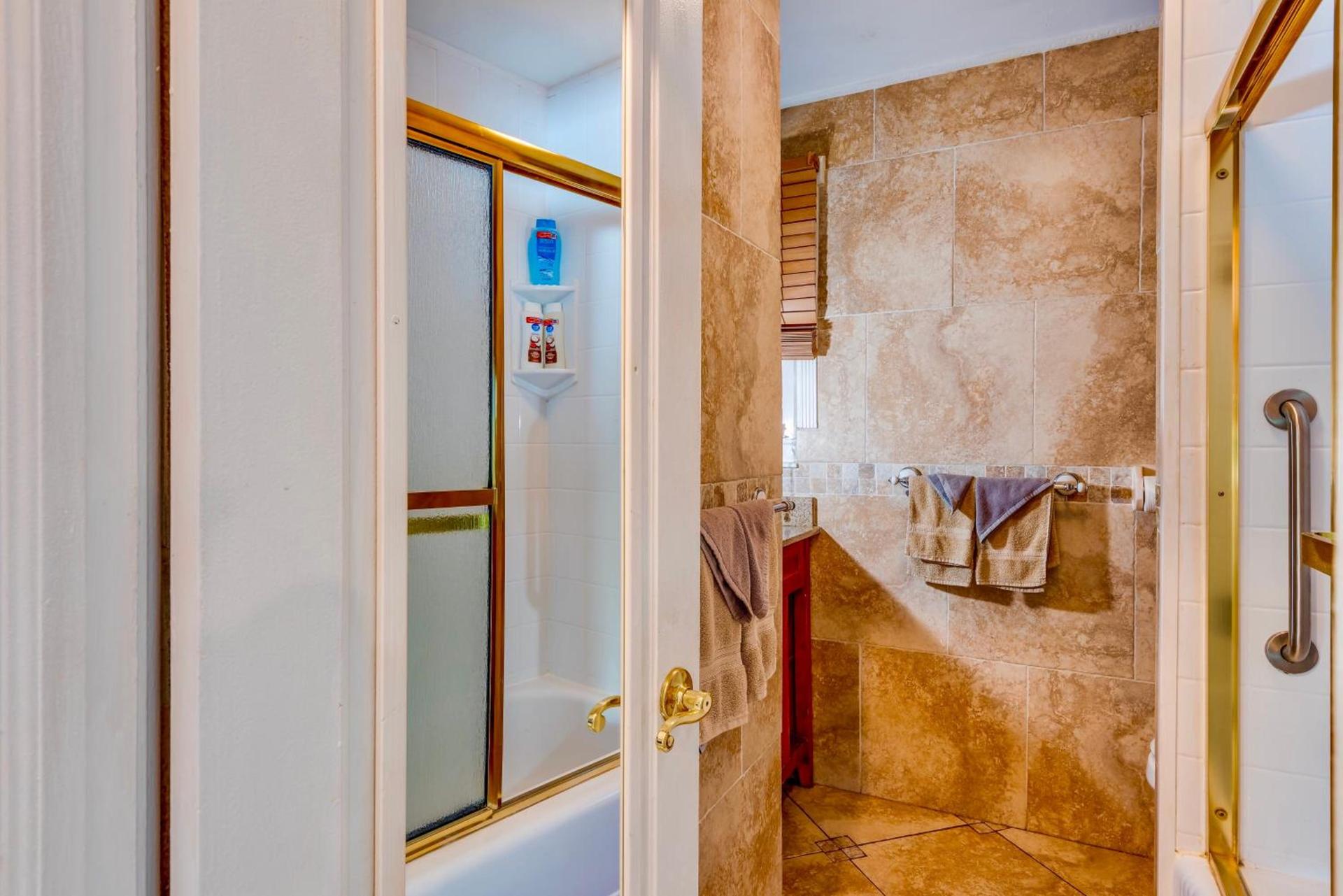 Villa Sinclair Beach Suites and Spa photo 42