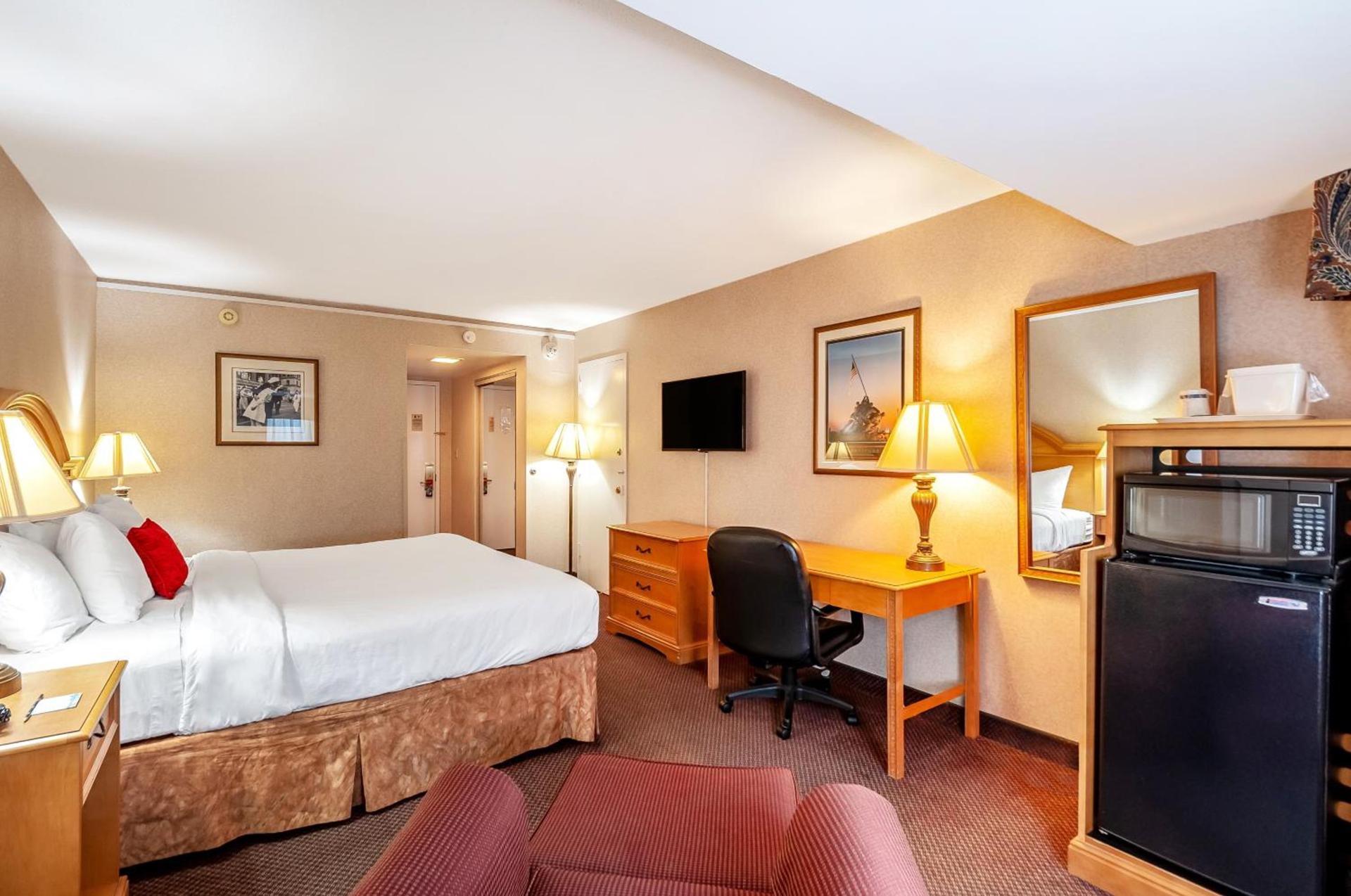 Red Lion Hotel Rosslyn Iwo Jima photo 18