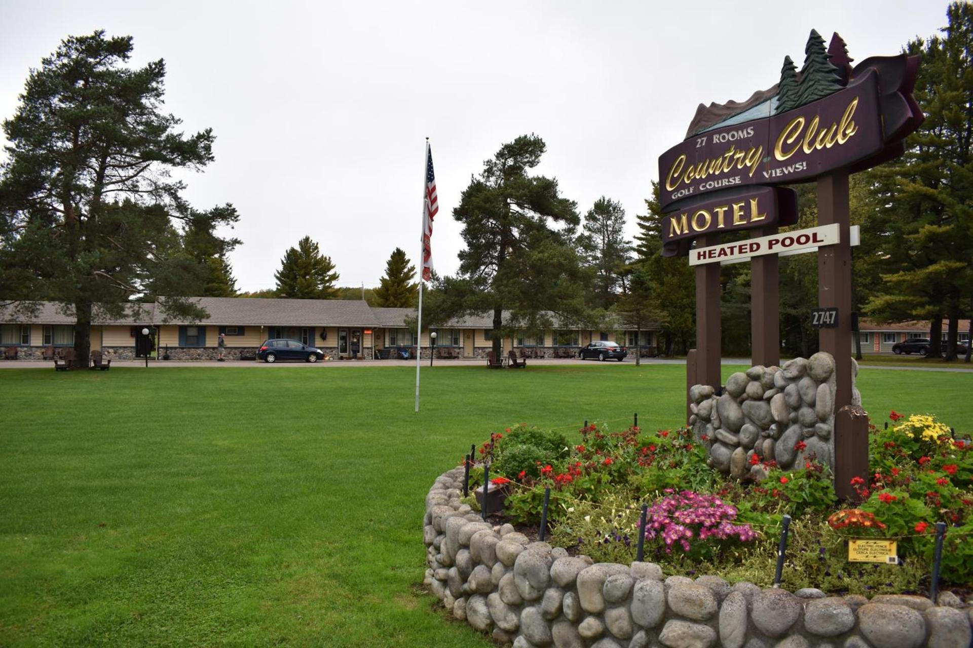 Country Club Motel photo 2
