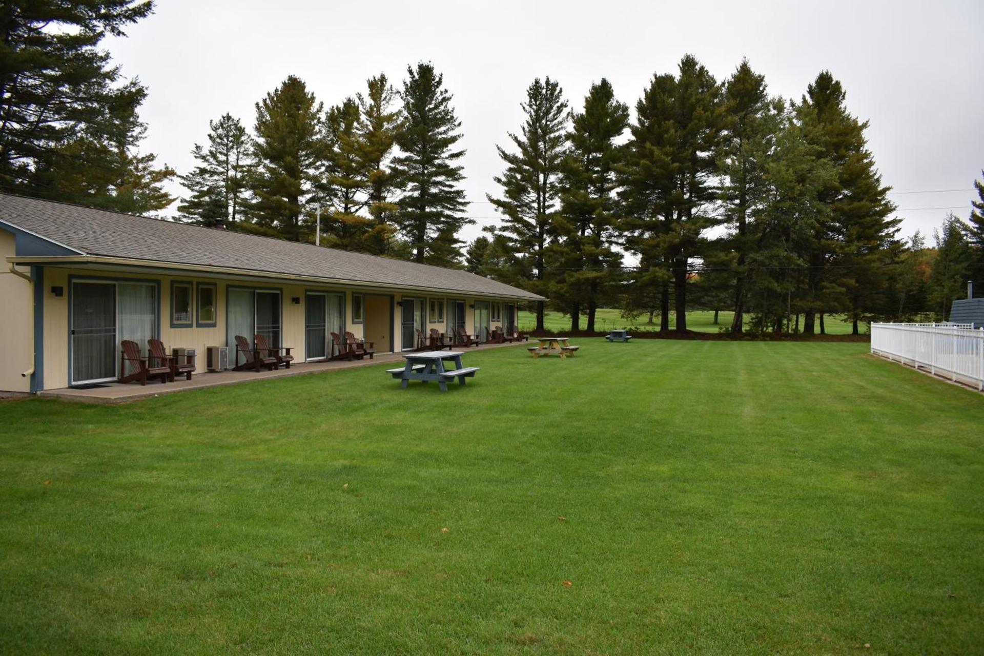 Country Club Motel photo 14