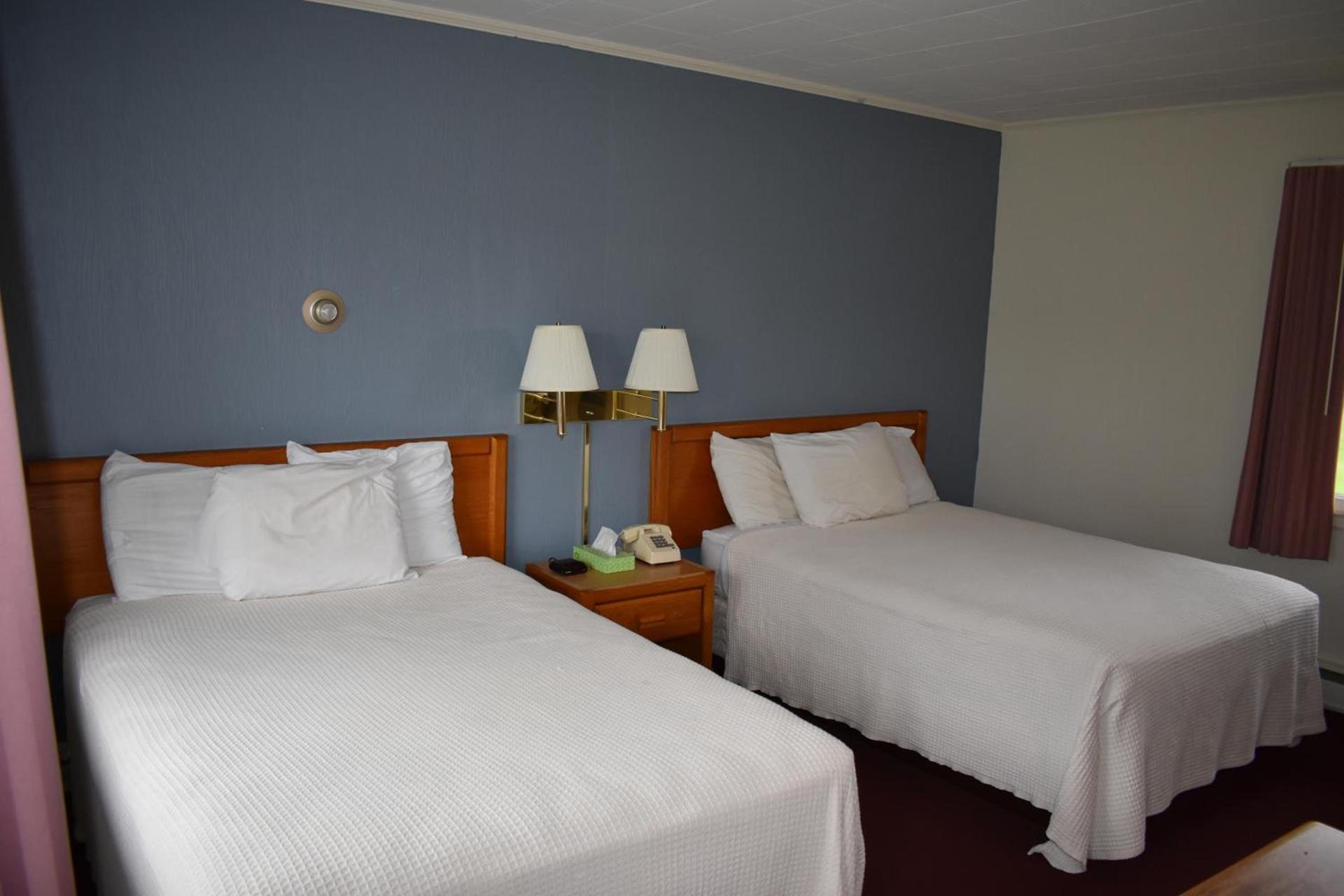 Country Club Motel photo 5