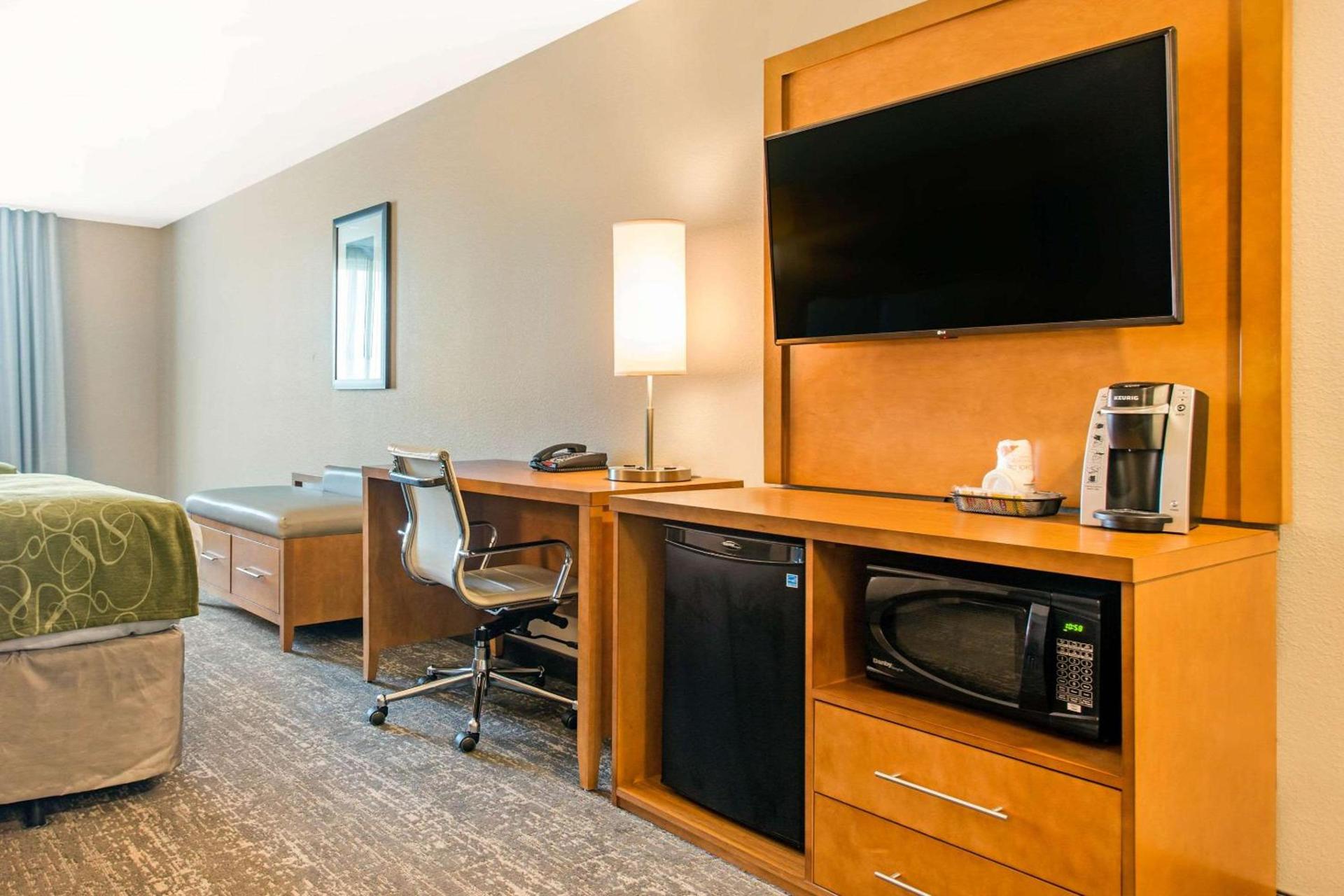 Comfort Suites North Charleston - Ashley Phosphate photo 14