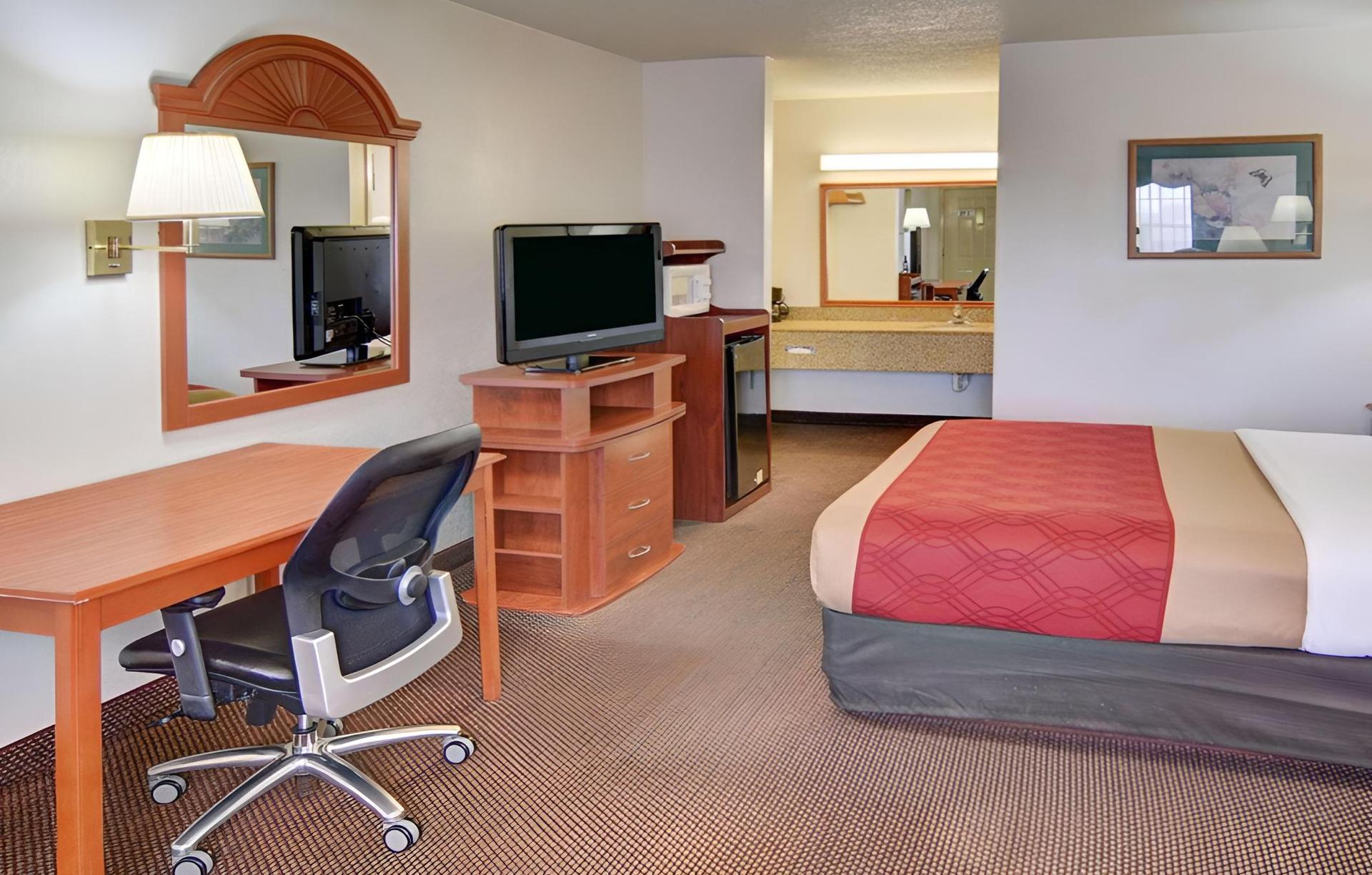 Econo Lodge Decatur photo 9
